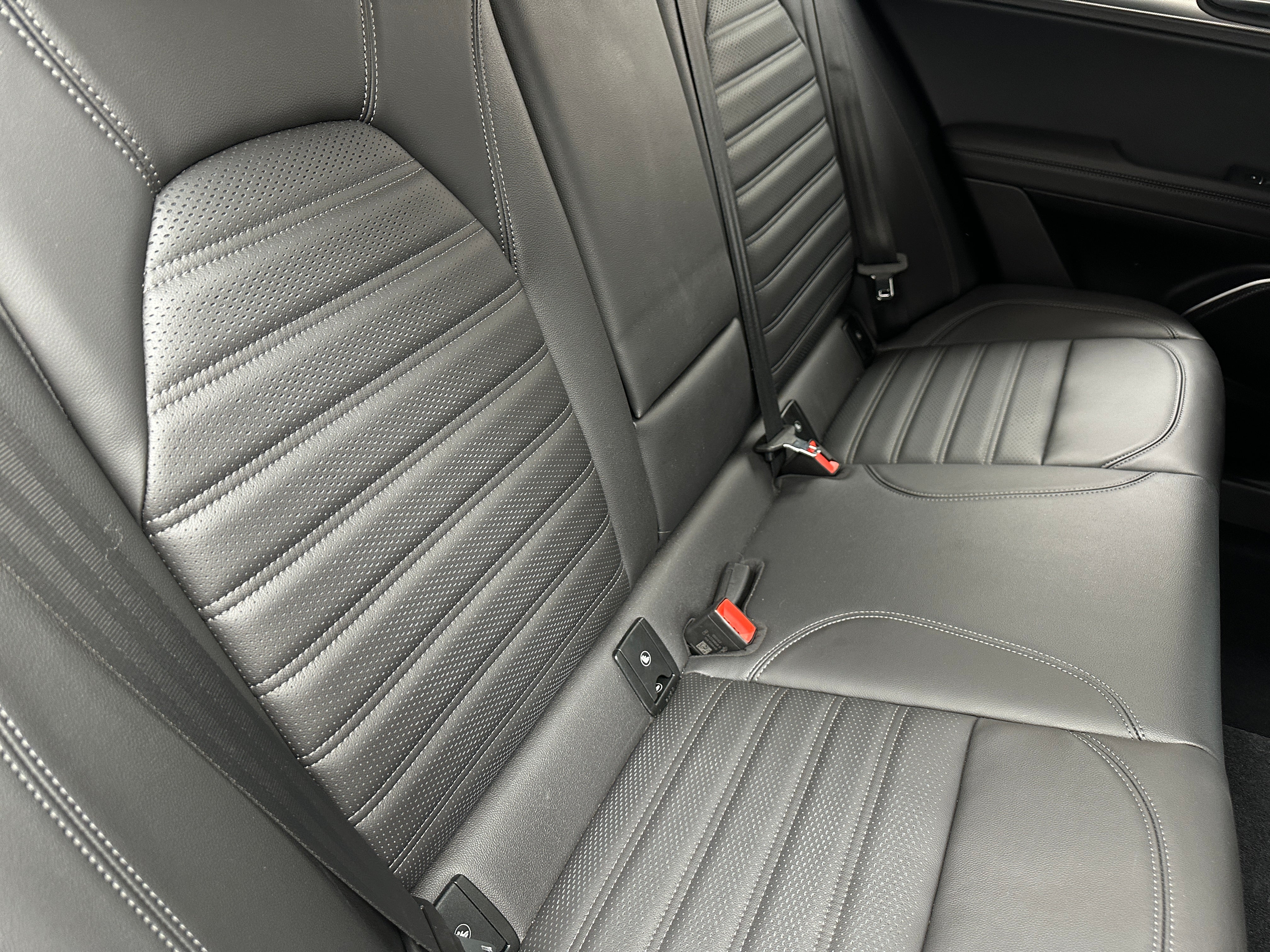 2022 Alfa Romeo Stelvio Ti 5