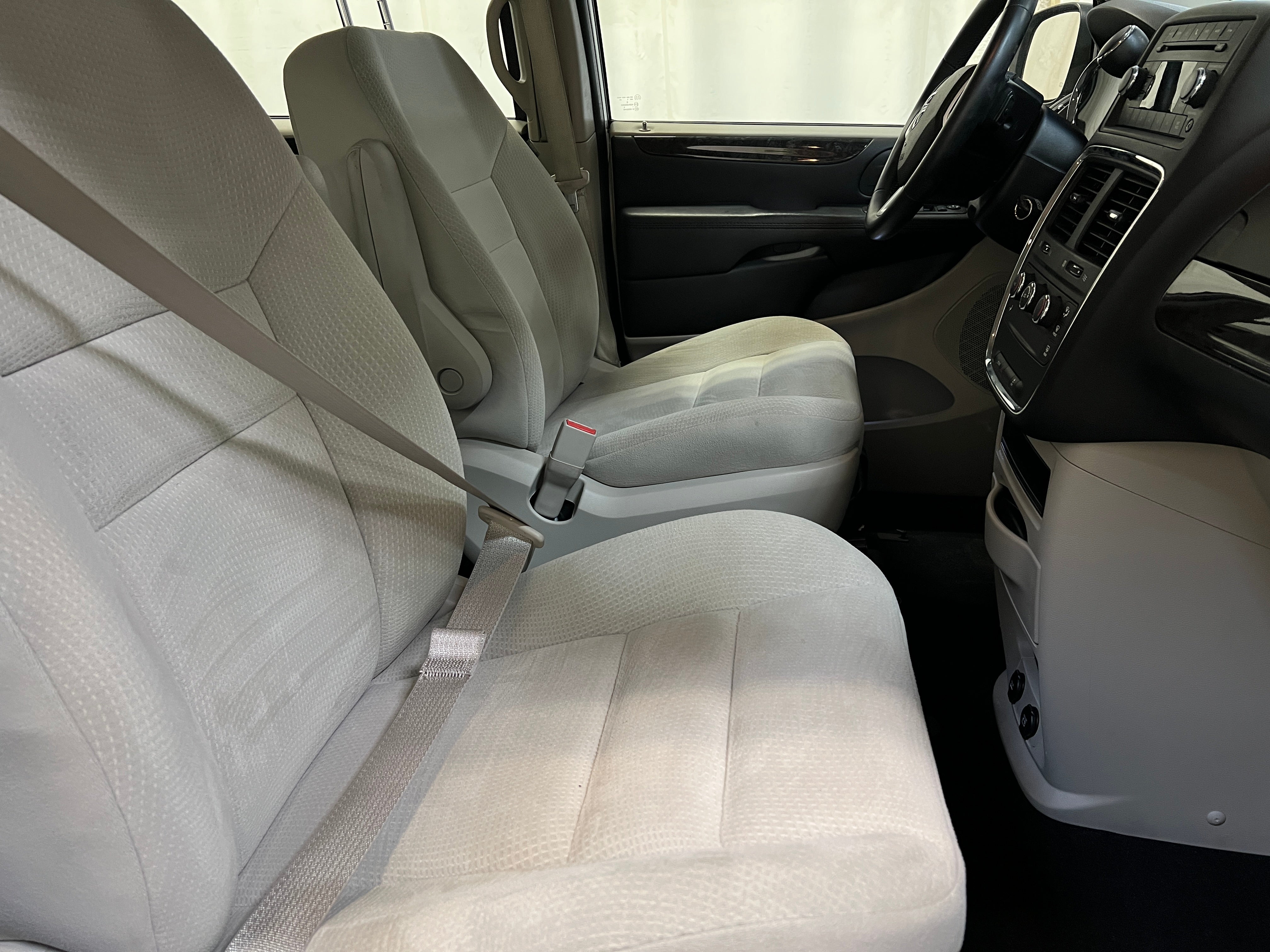 2015 Dodge Grand Caravan SE 2