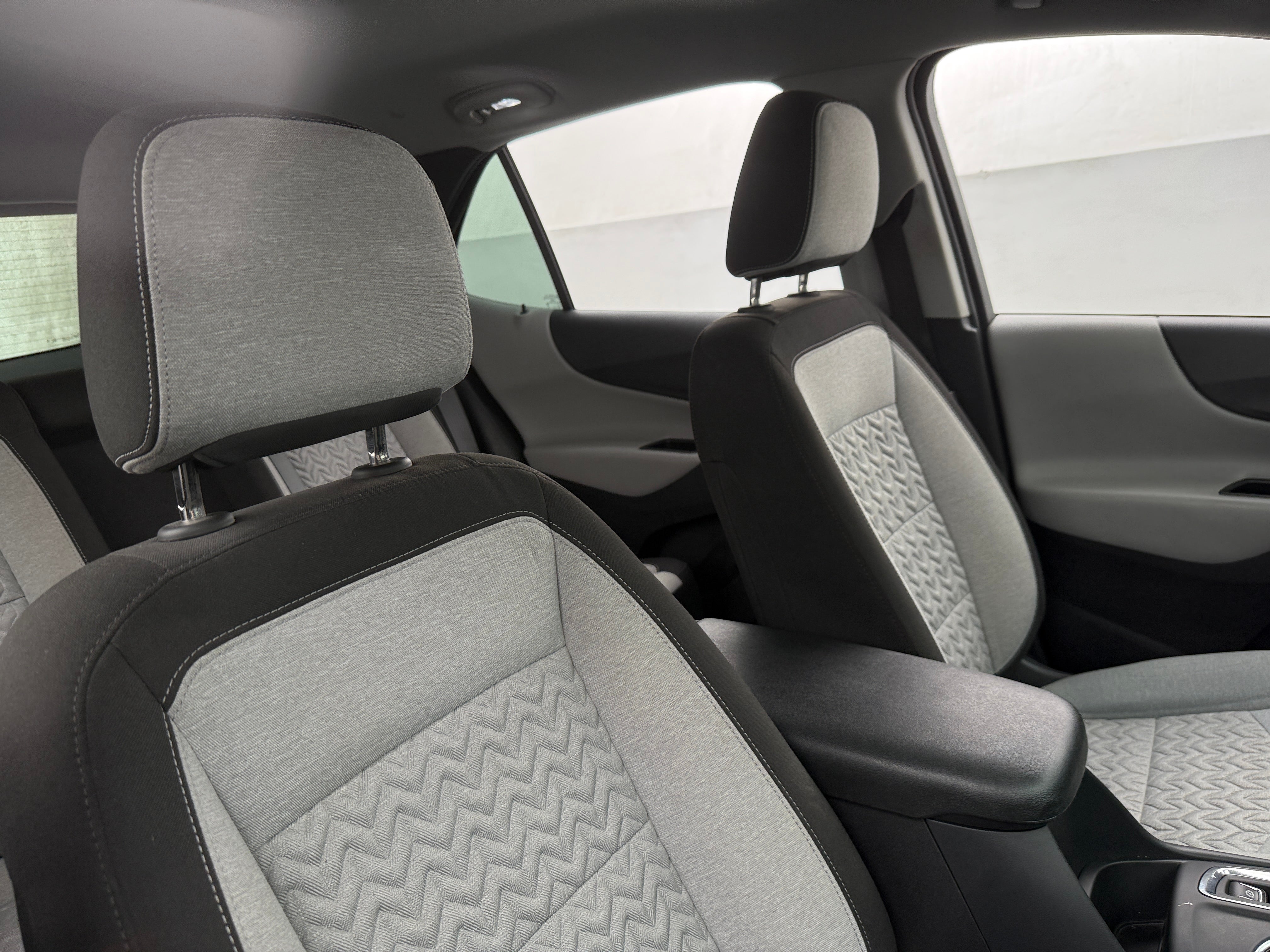 2024 Chevrolet Equinox LS 2