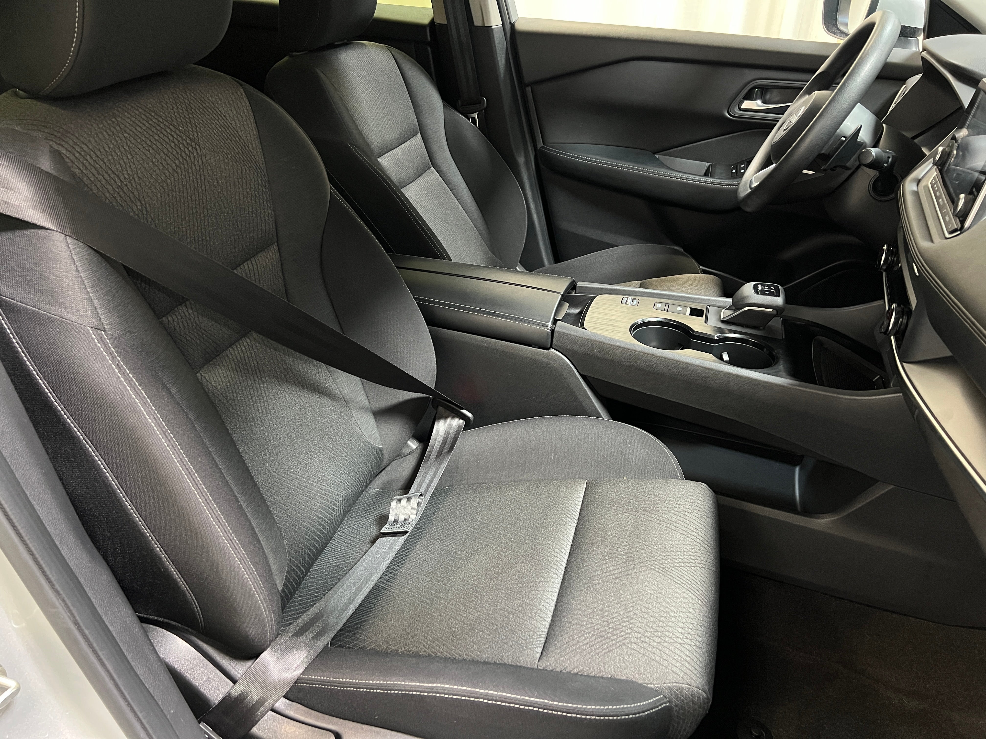 2024 Nissan Rogue SV 2