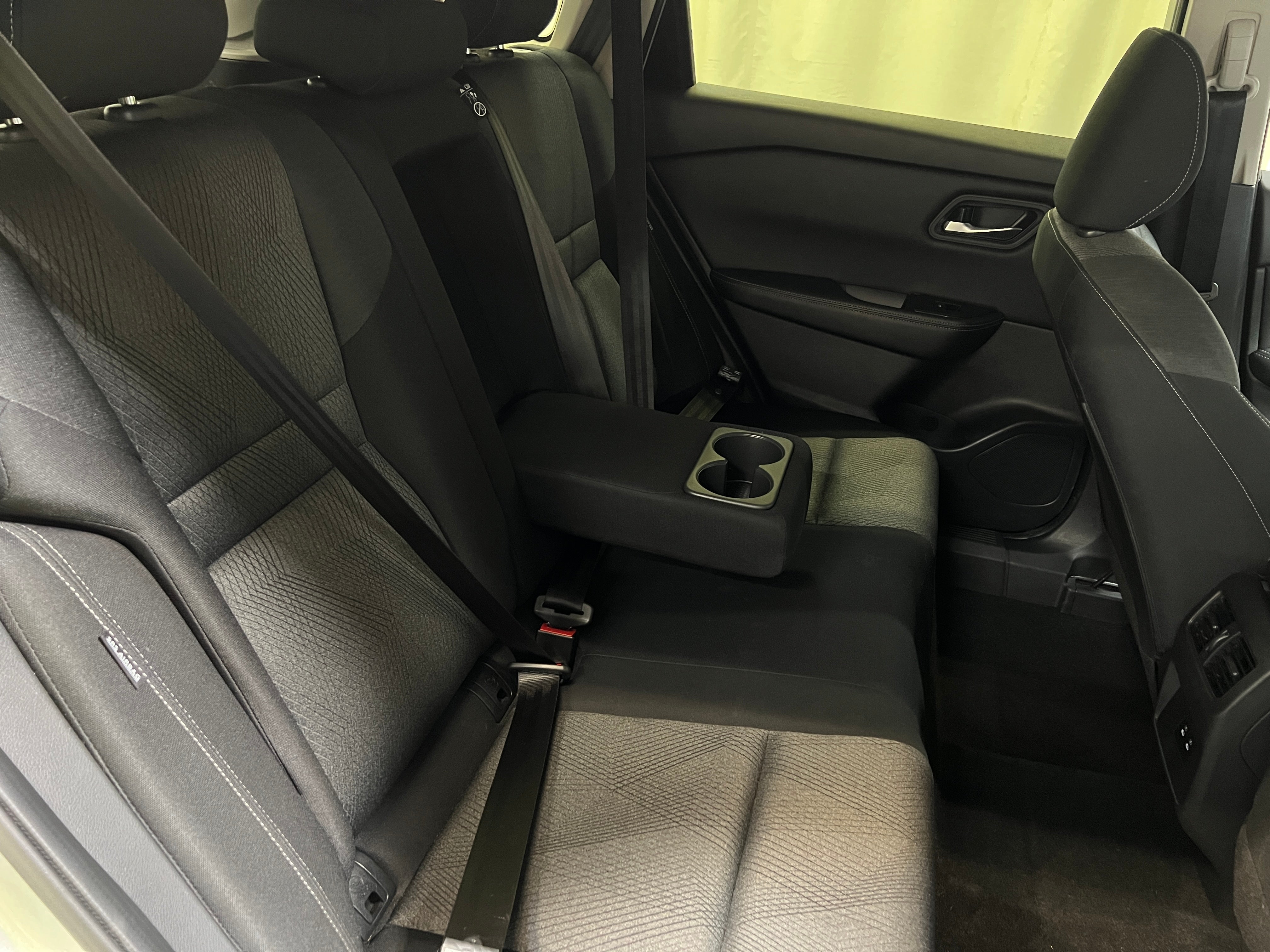2024 Nissan Rogue SV 6
