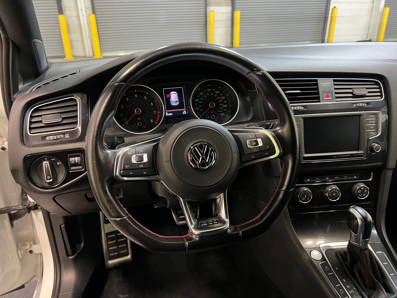 Thumbnail: 2017 Volkswagen Golf - 5