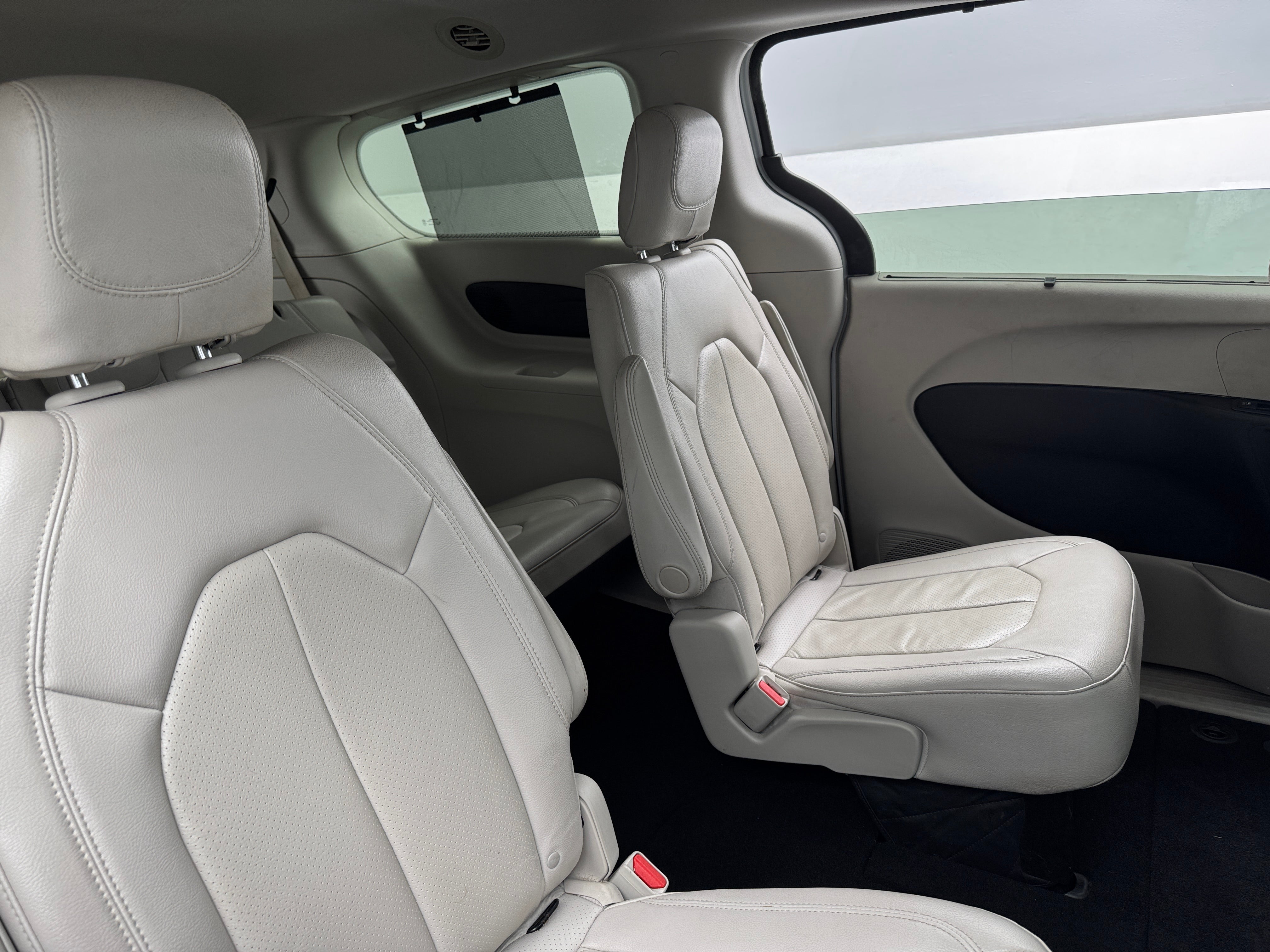 2019 Chrysler Pacifica  5