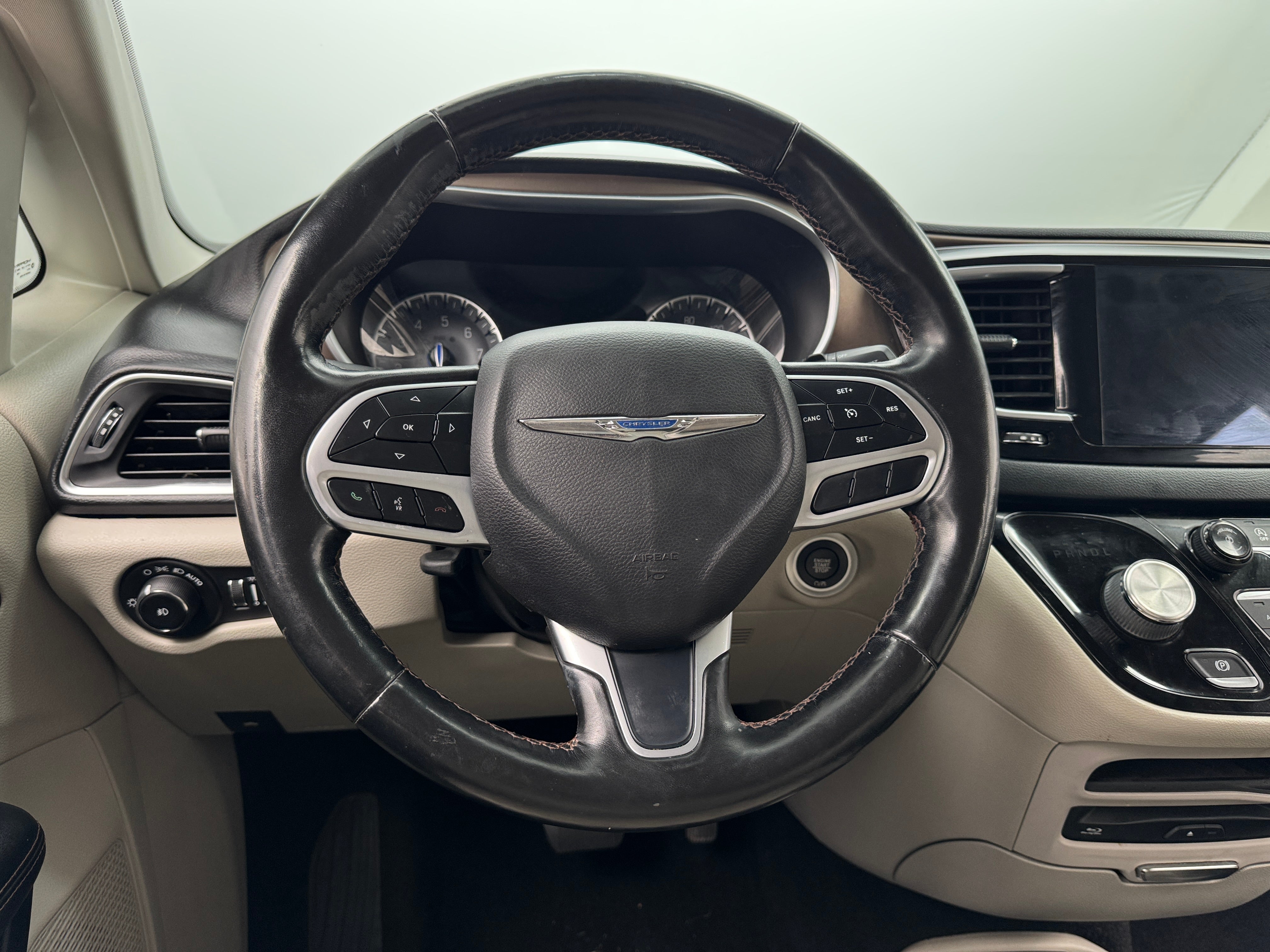 2019 Chrysler Pacifica  4