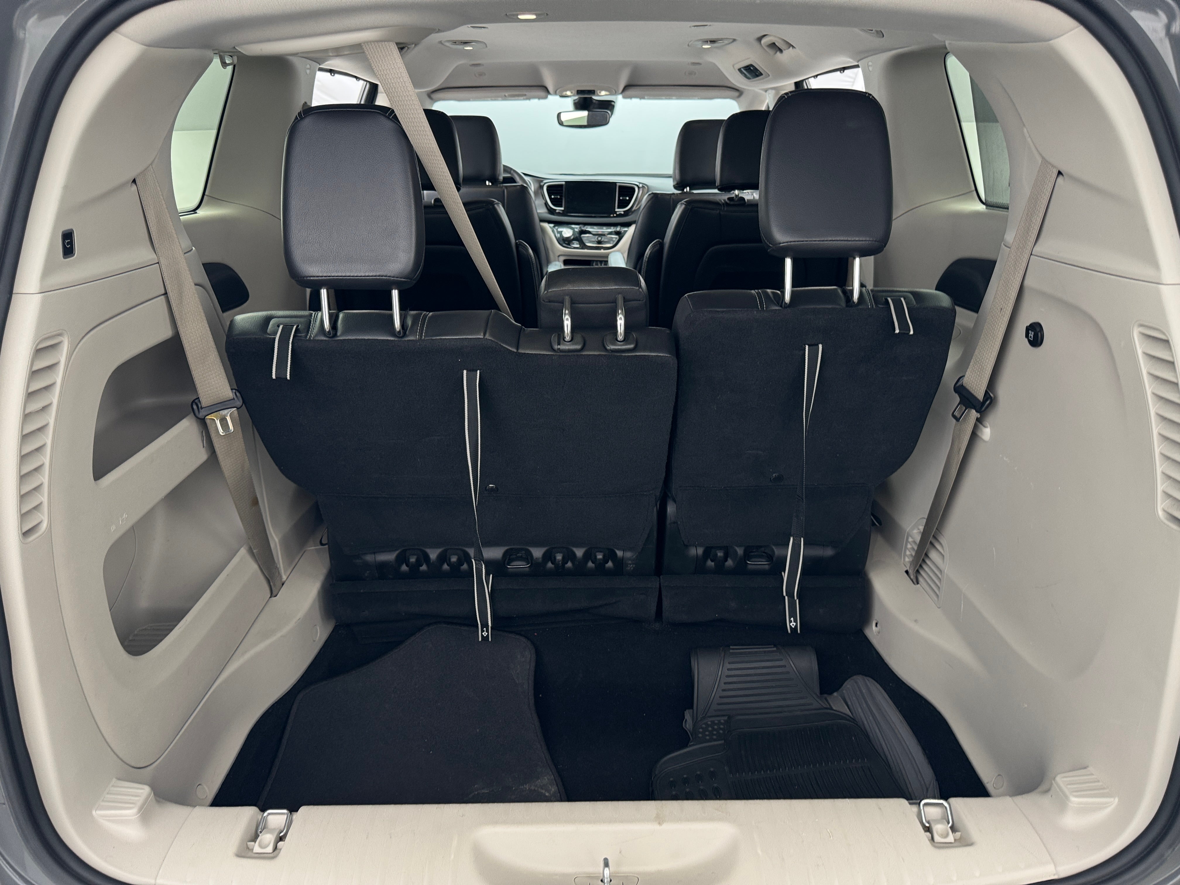 2022 Chrysler Pacifica Touring L 6