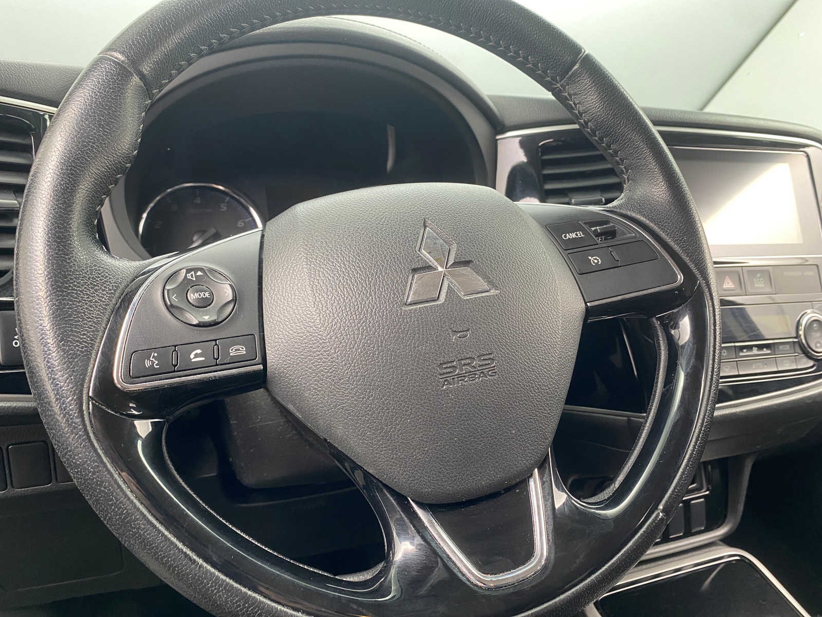 Thumbnail: 2018 Mitsubishi Outlander - 5