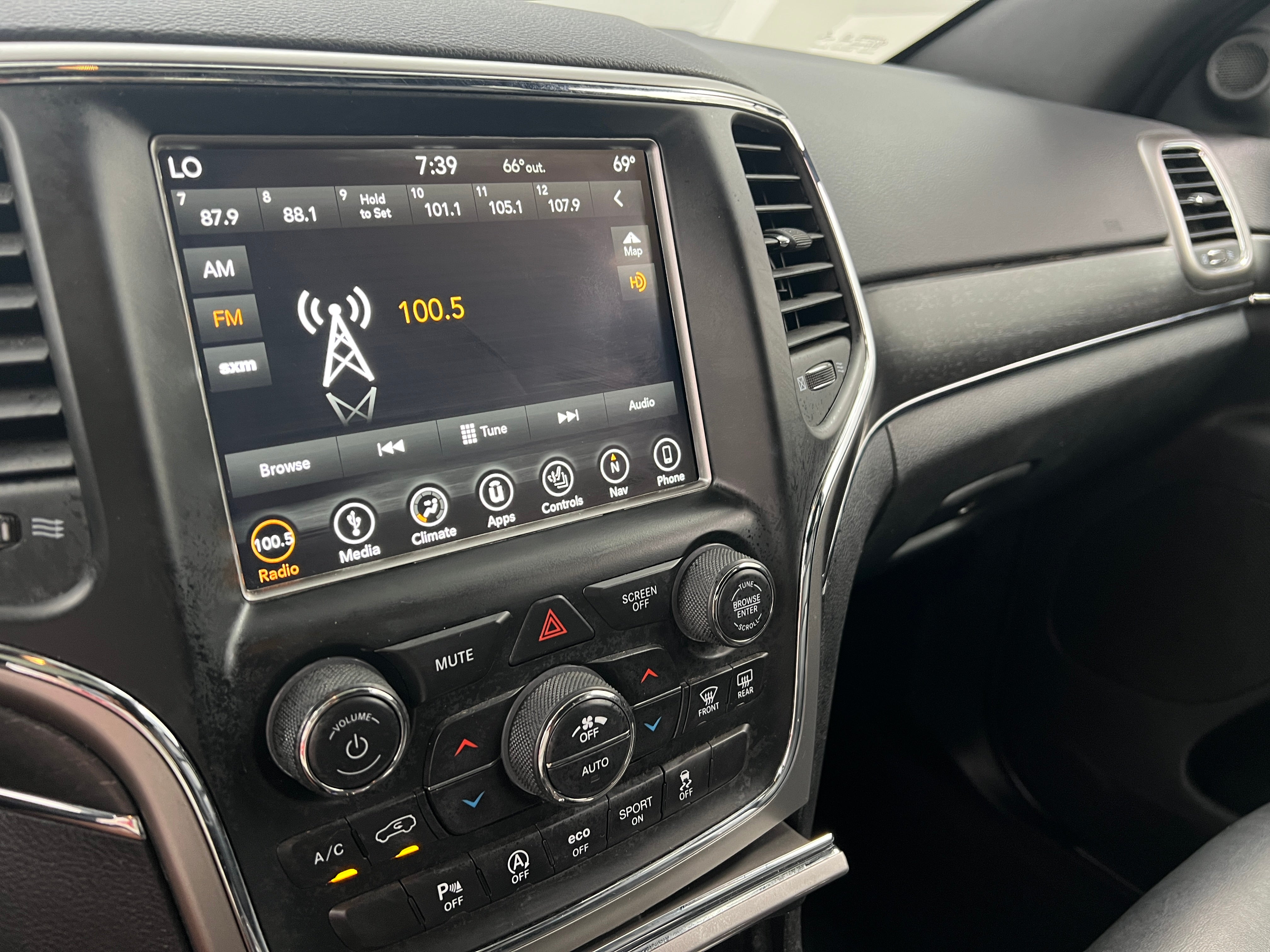2018 Jeep Grand Cherokee Limited Edition 3