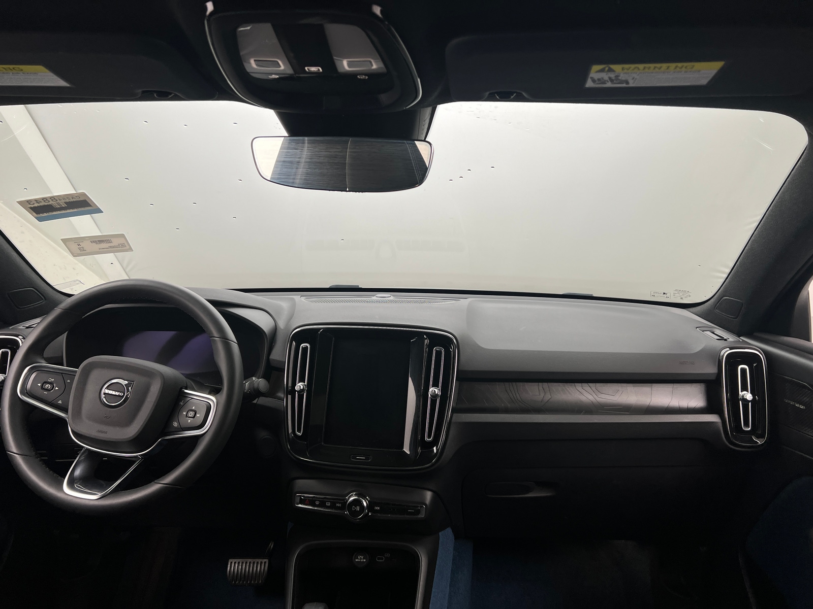 Thumbnail: 2023 Volvo C40 - 3