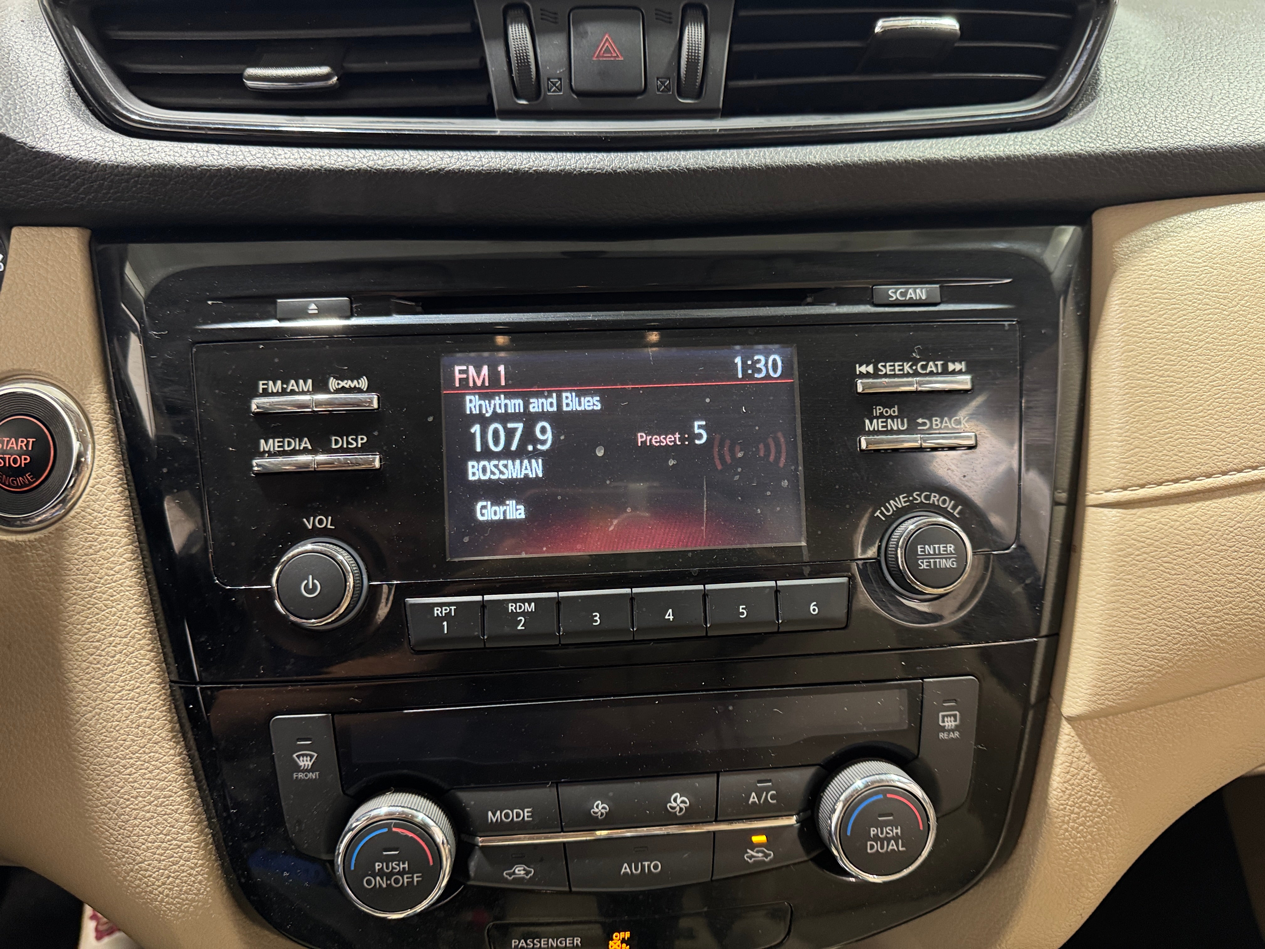 2017 Nissan Rogue SV 4