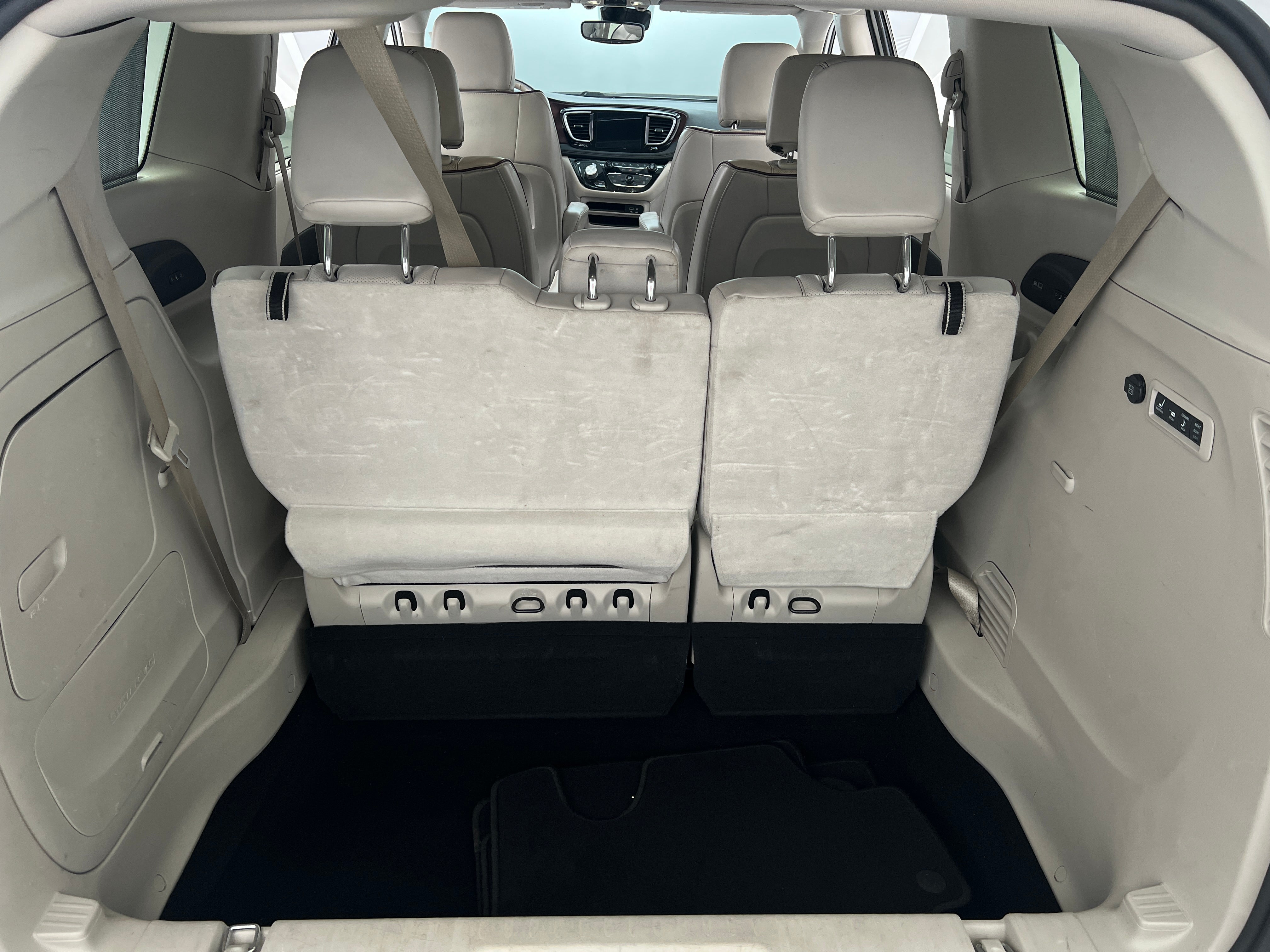 2020 Chrysler Pacifica Limited 6