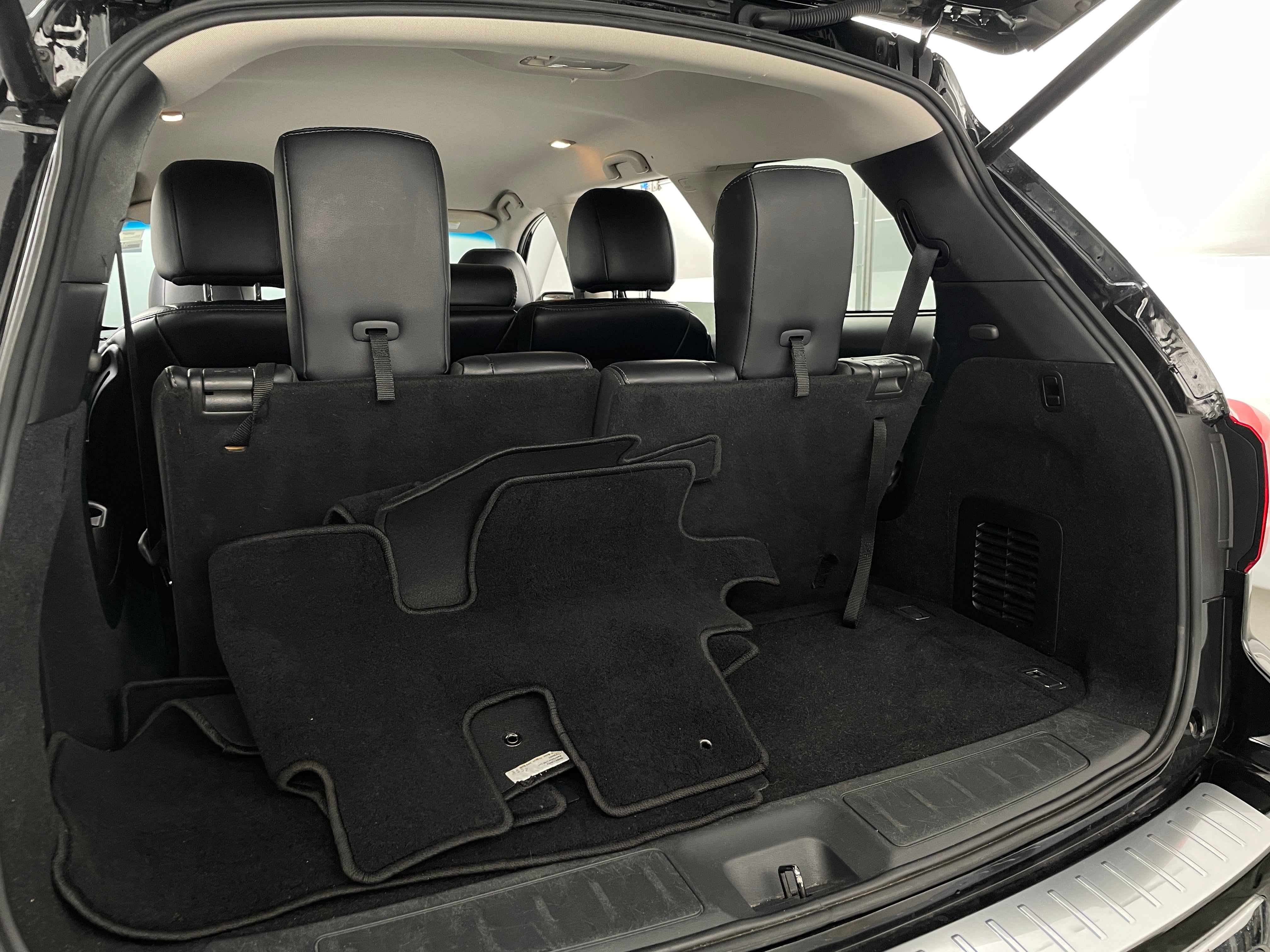 2020 Nissan Pathfinder SL 6