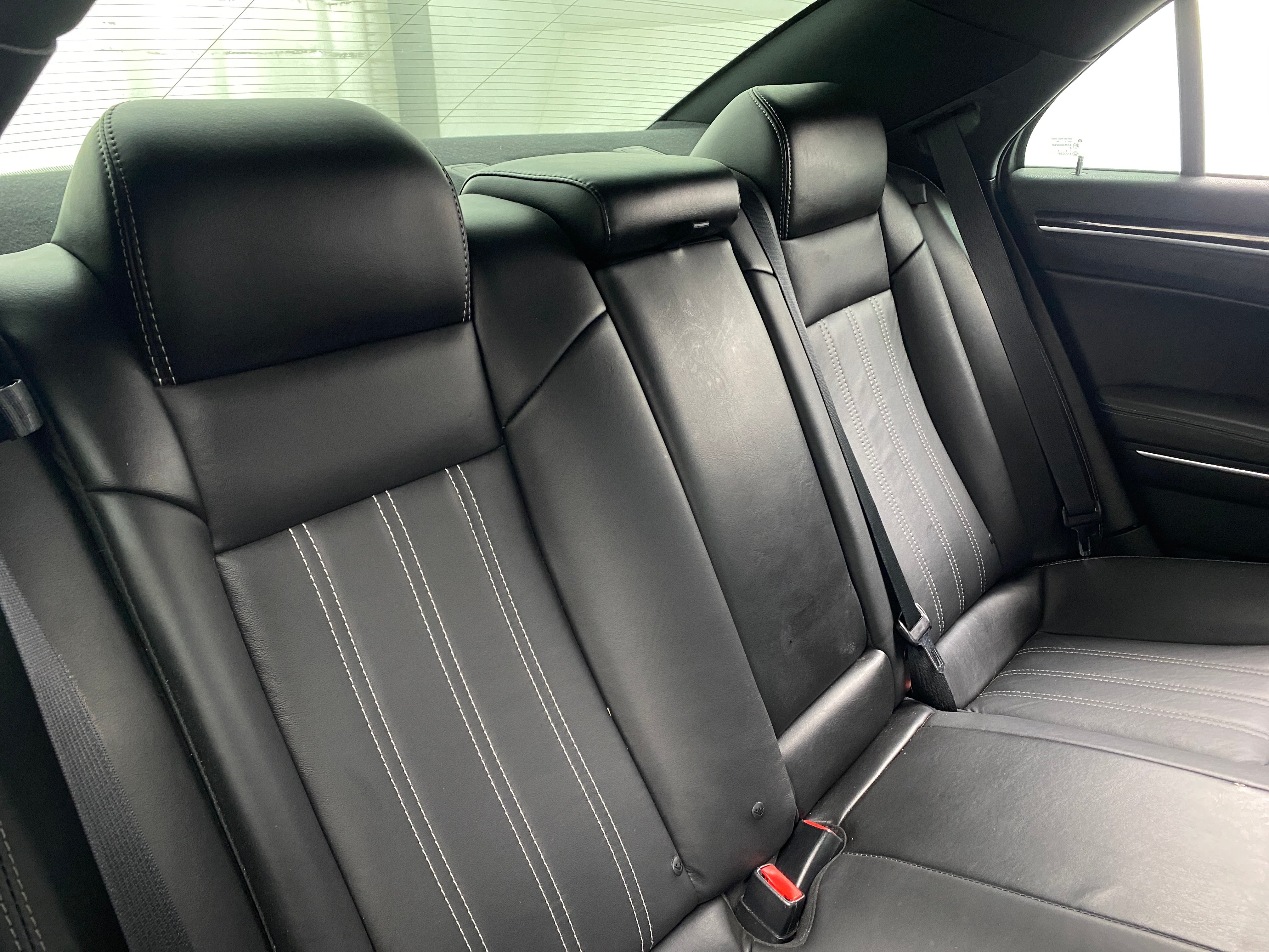 2018 Chrysler 300 S 5