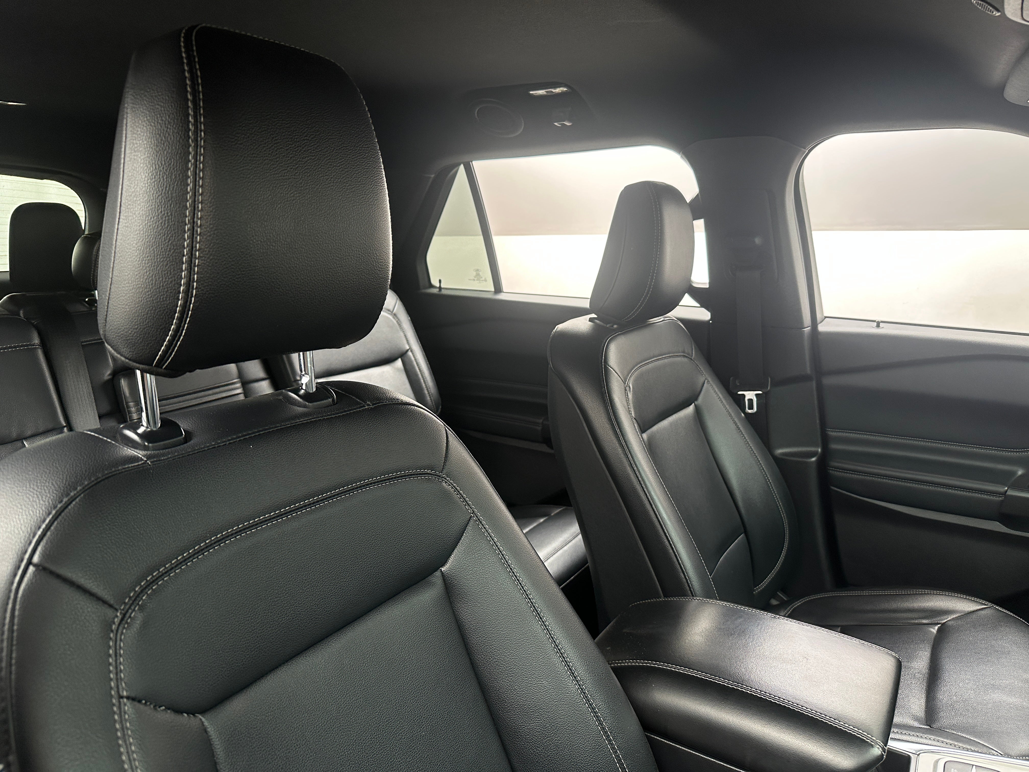 2020 Ford Explorer XLT 2