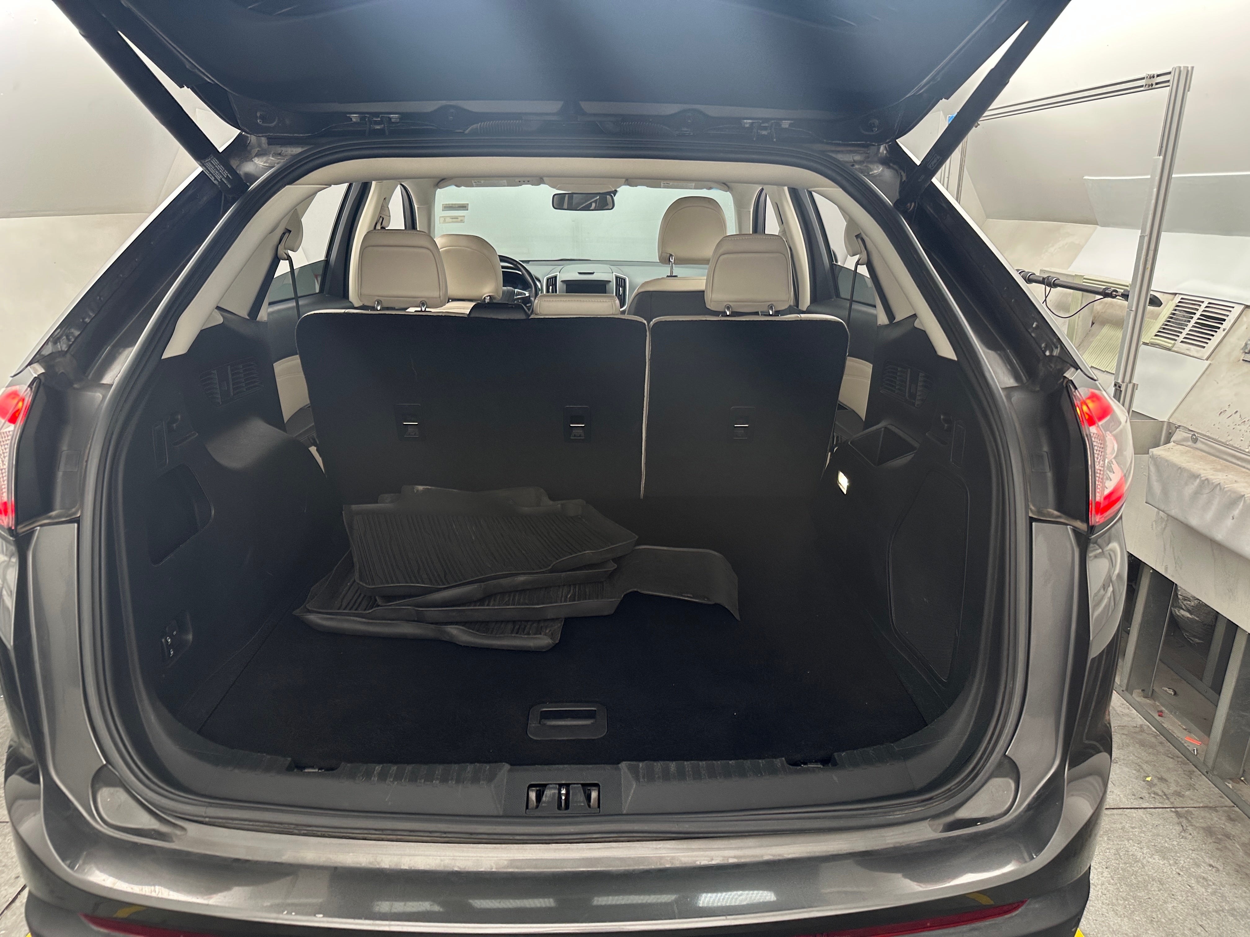 2018 Ford Edge Titanium 6