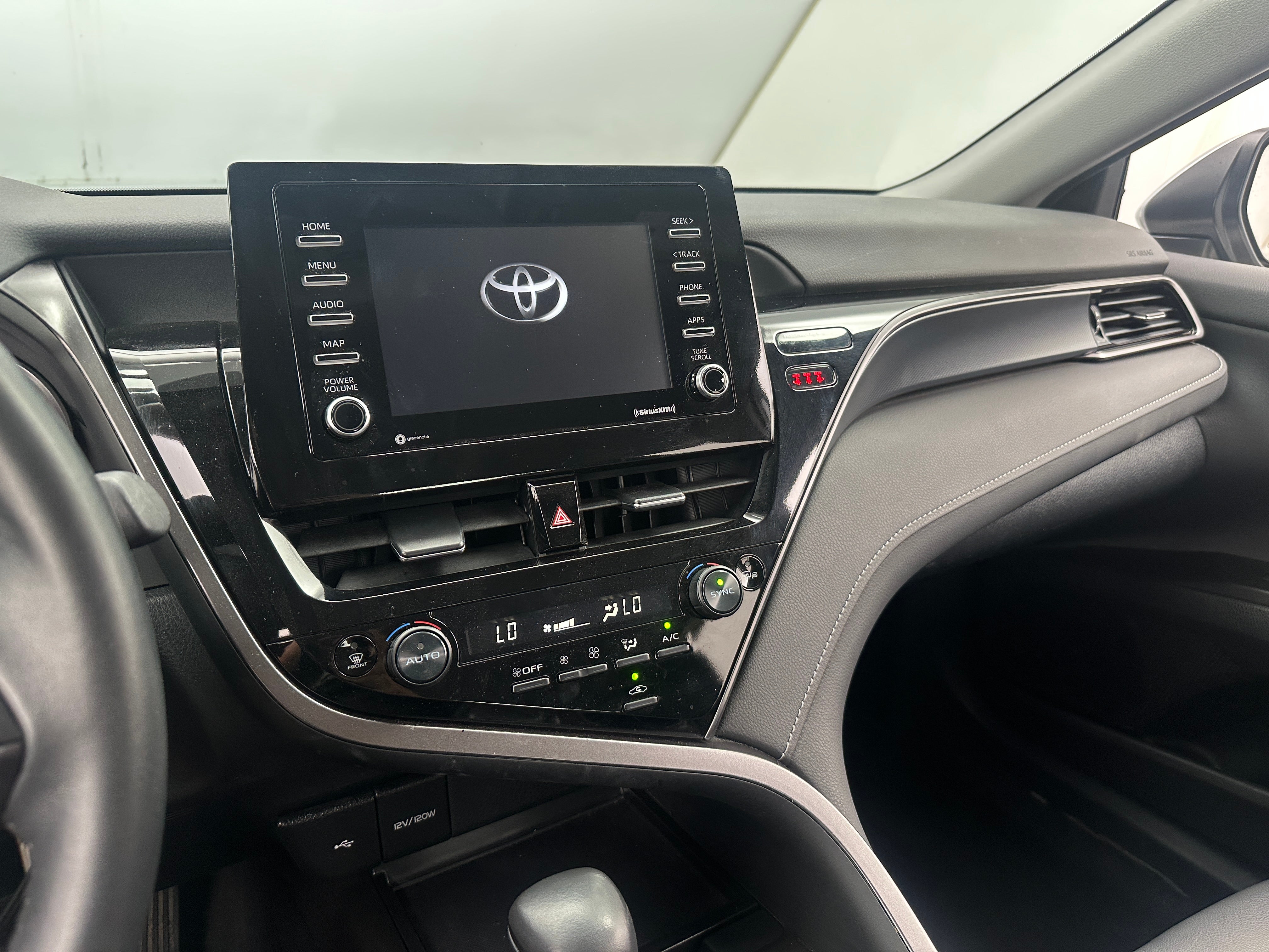 2024 Toyota Camry SE 4