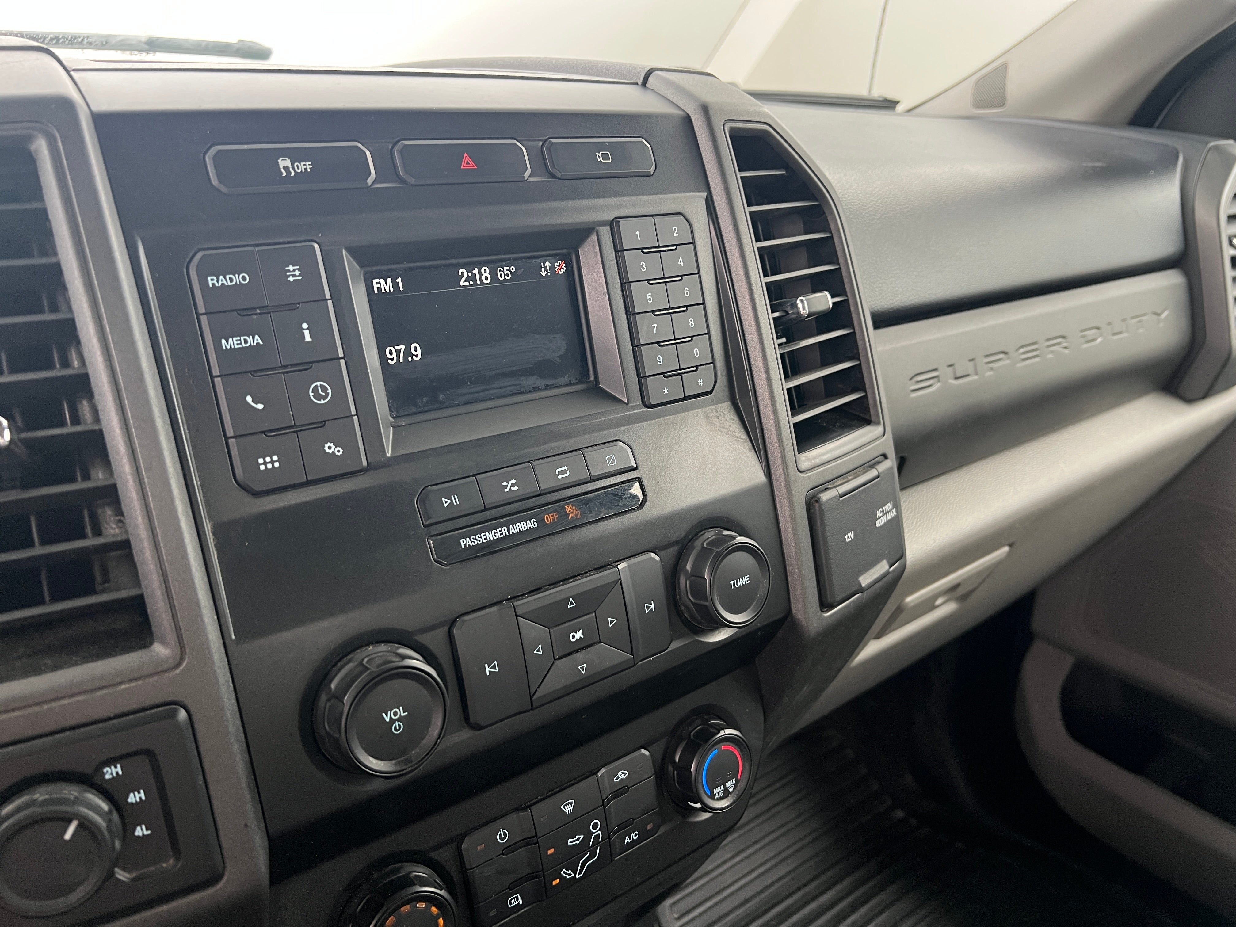2020 Ford Econoline E-250 4