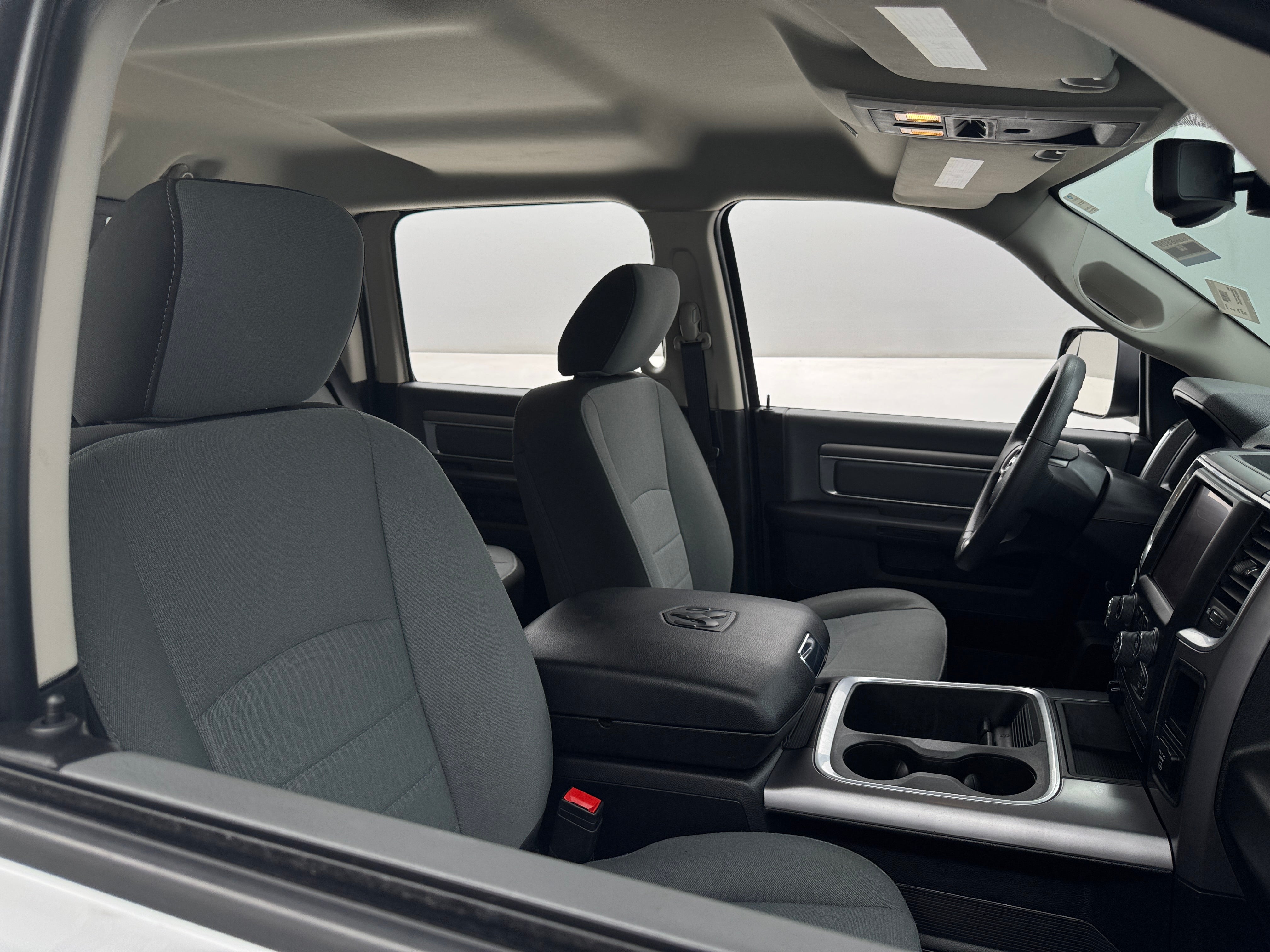2023 RAM 1500 Classic SLT 2