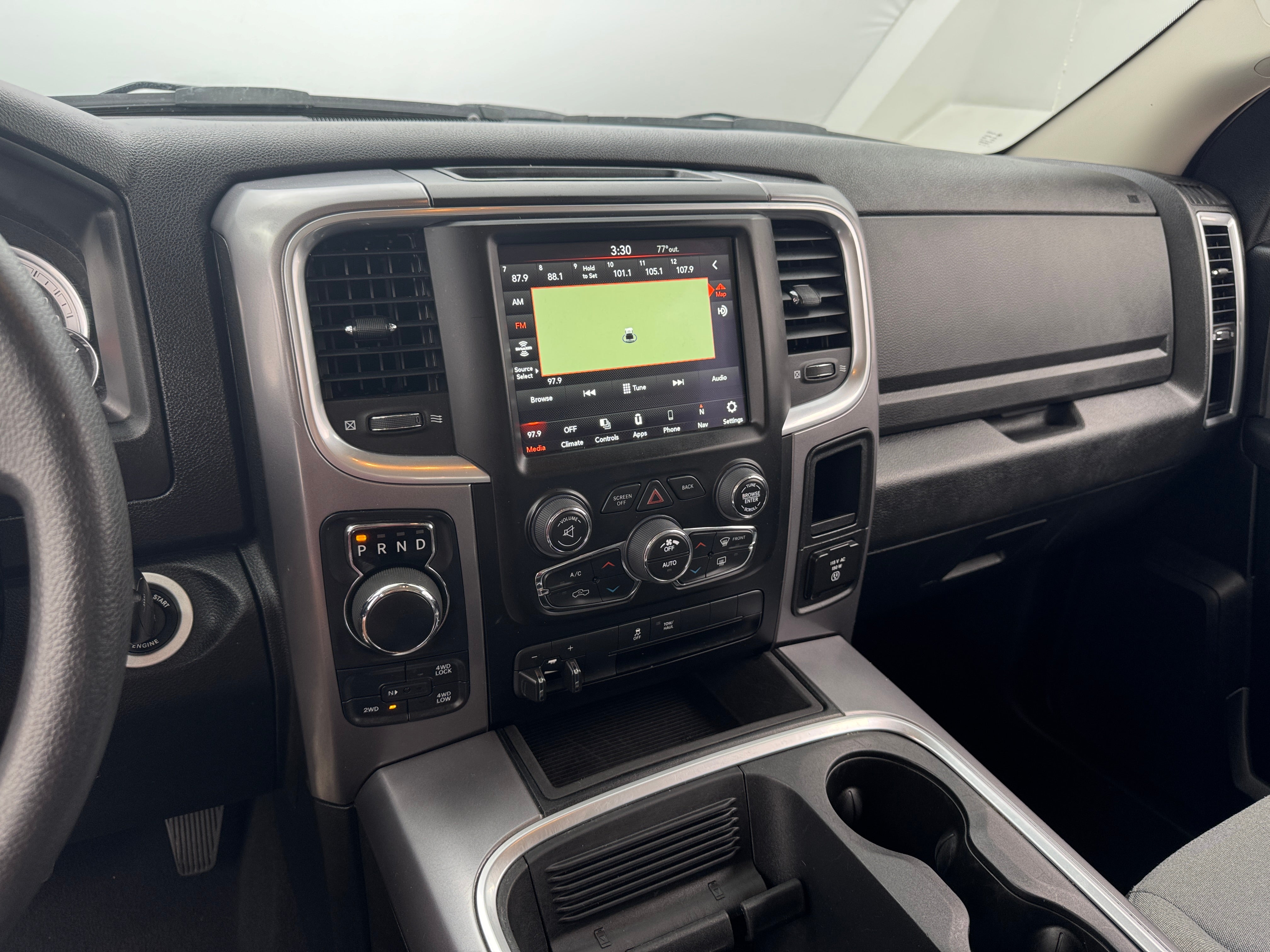 2023 RAM 1500 Classic SLT 4