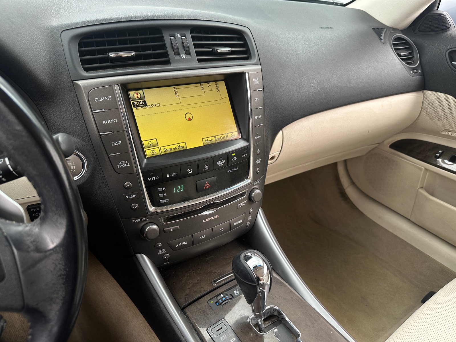 Thumbnail: 2010 Lexus IS - 3