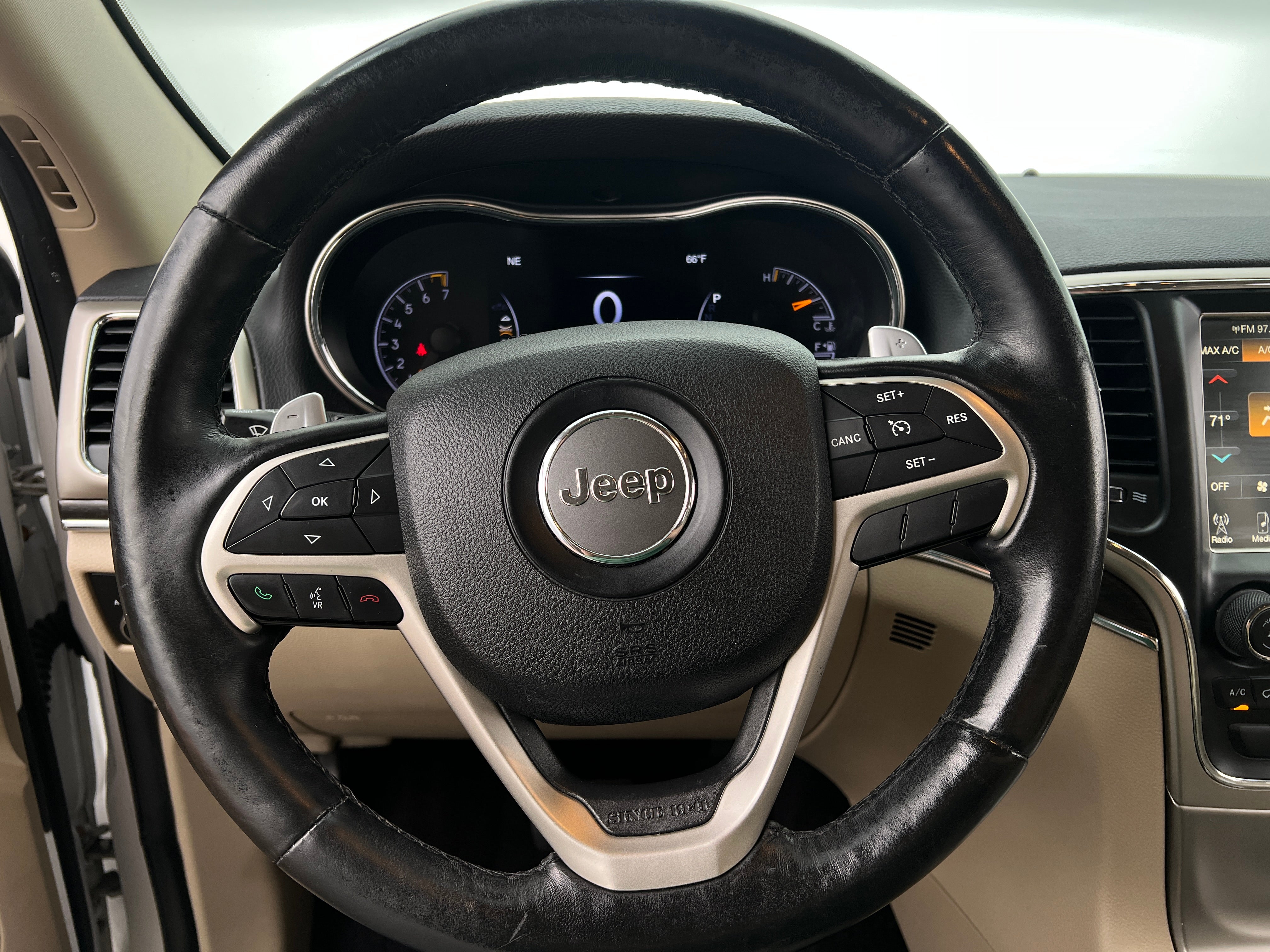 2017 Jeep Grand Cherokee Limited Edition 4