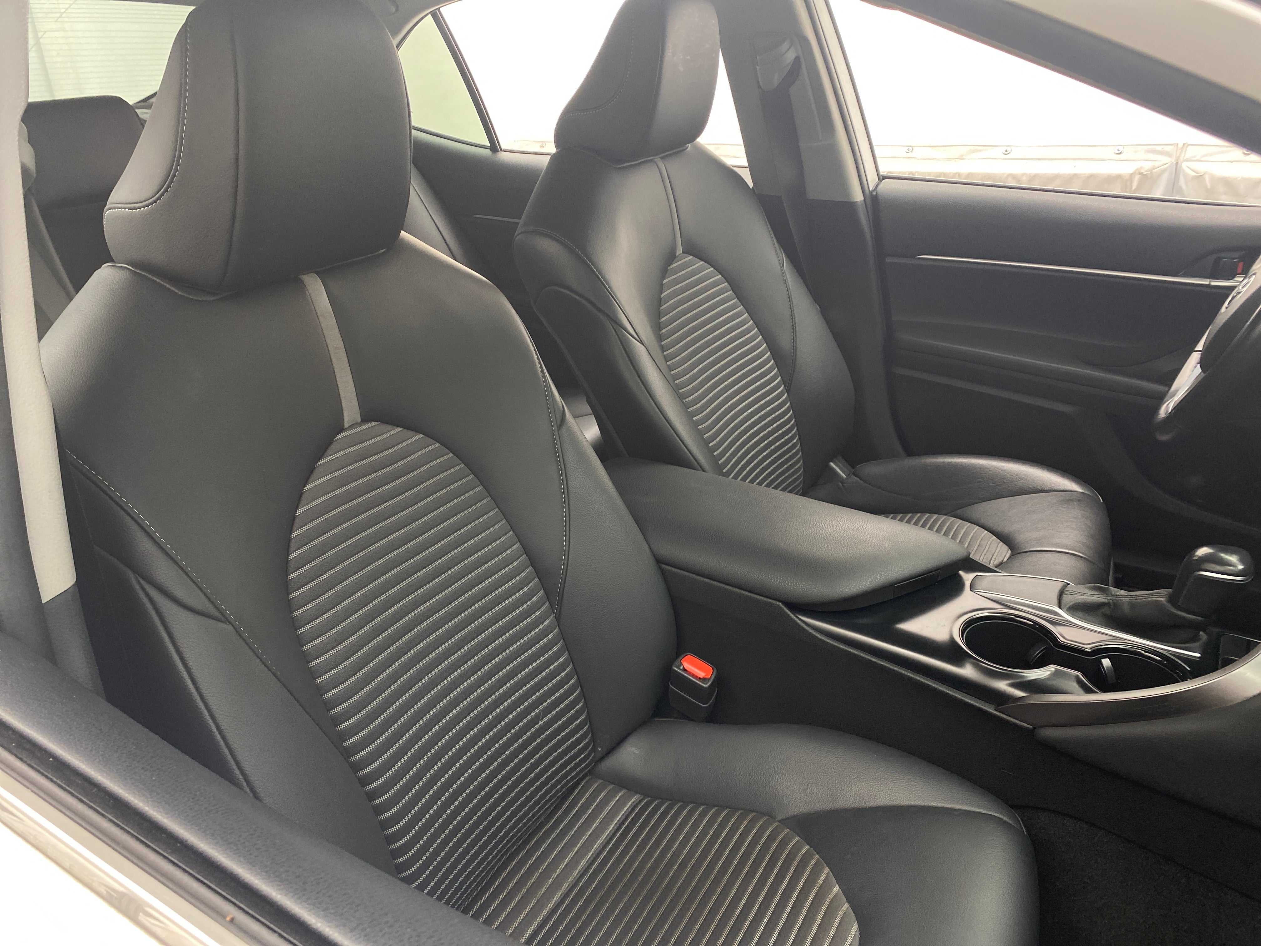 2020 Toyota Camry SE 2