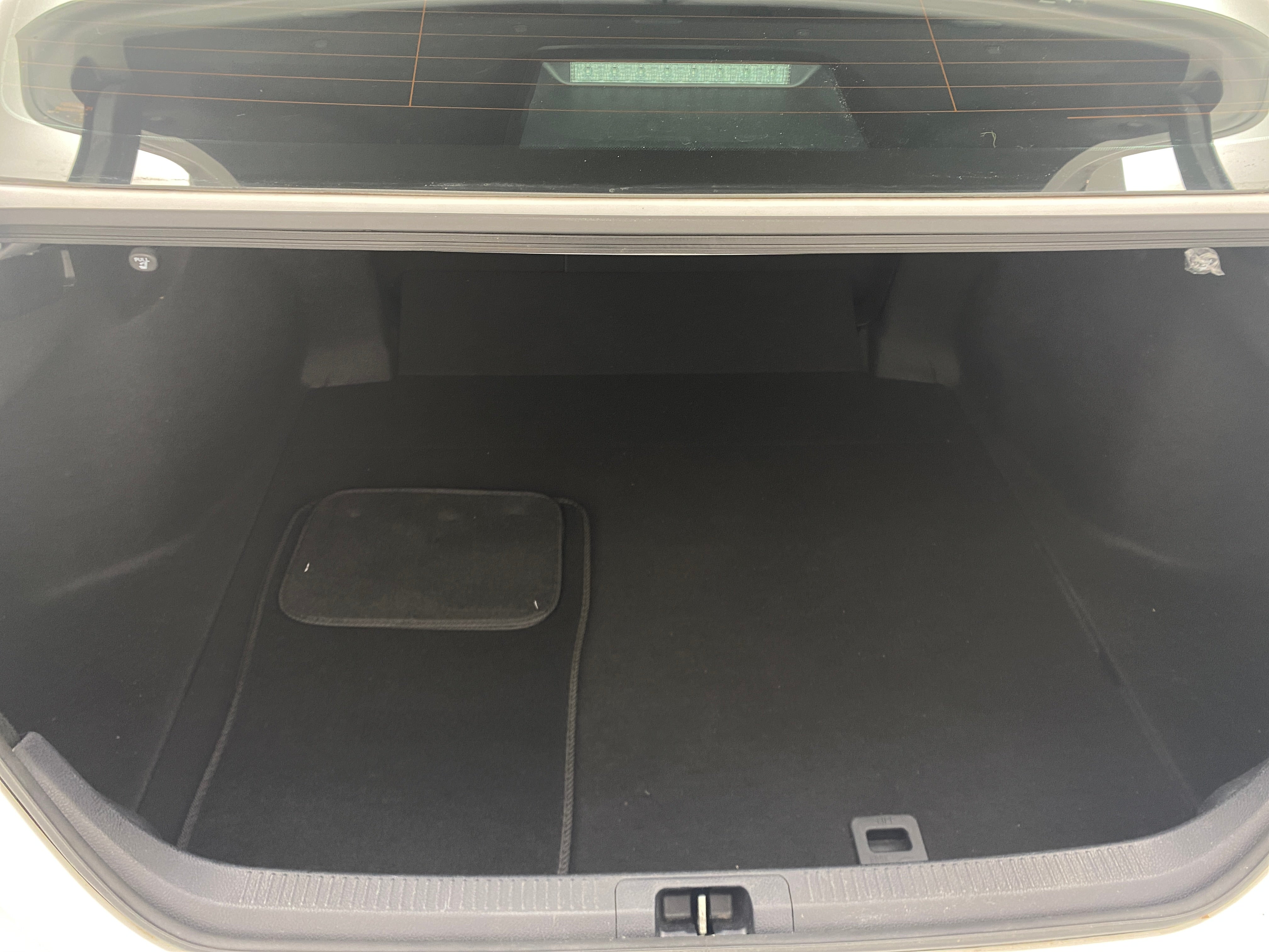 2020 Toyota Camry SE 7