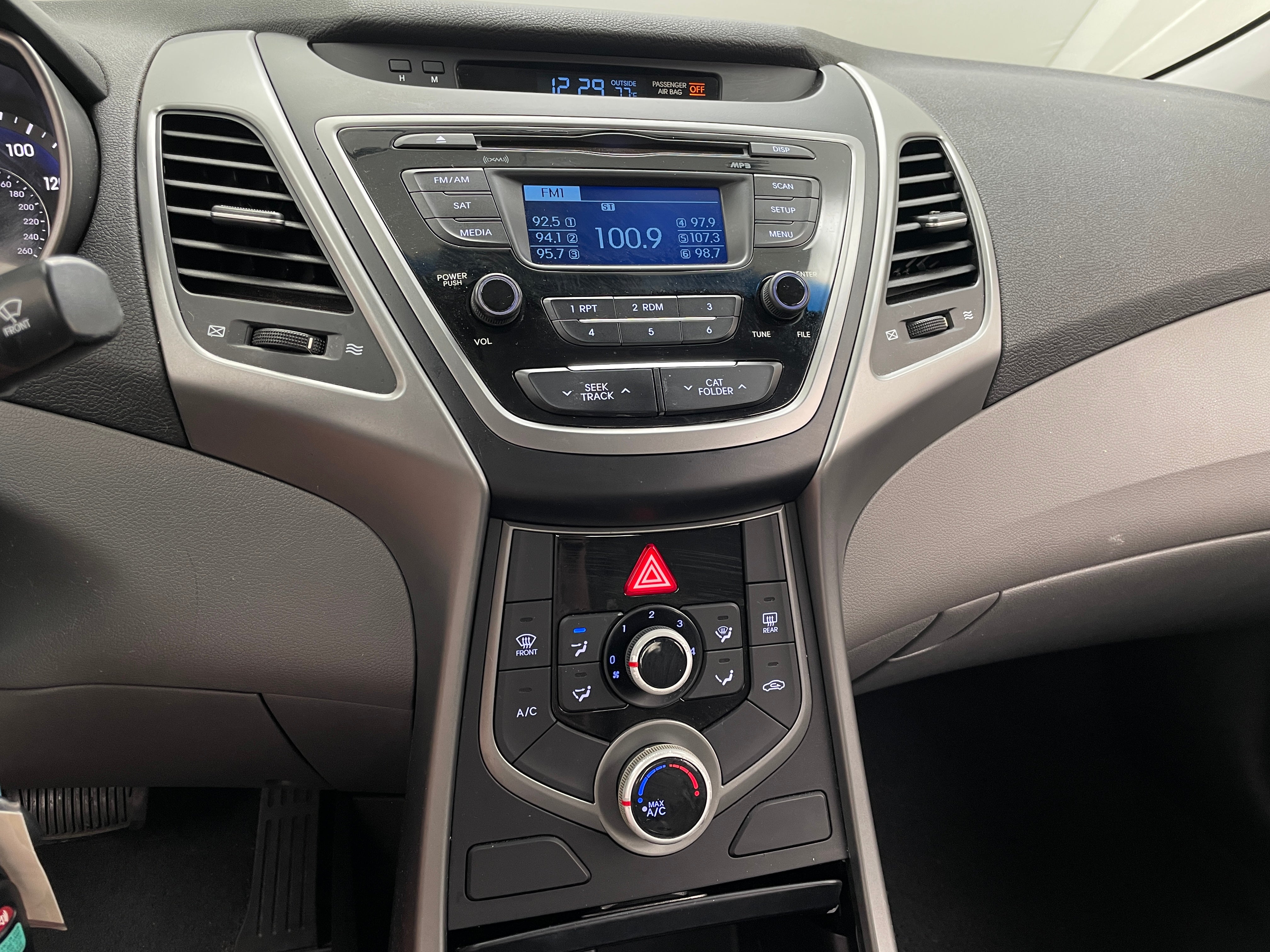 2016 Hyundai Elantra SE 4
