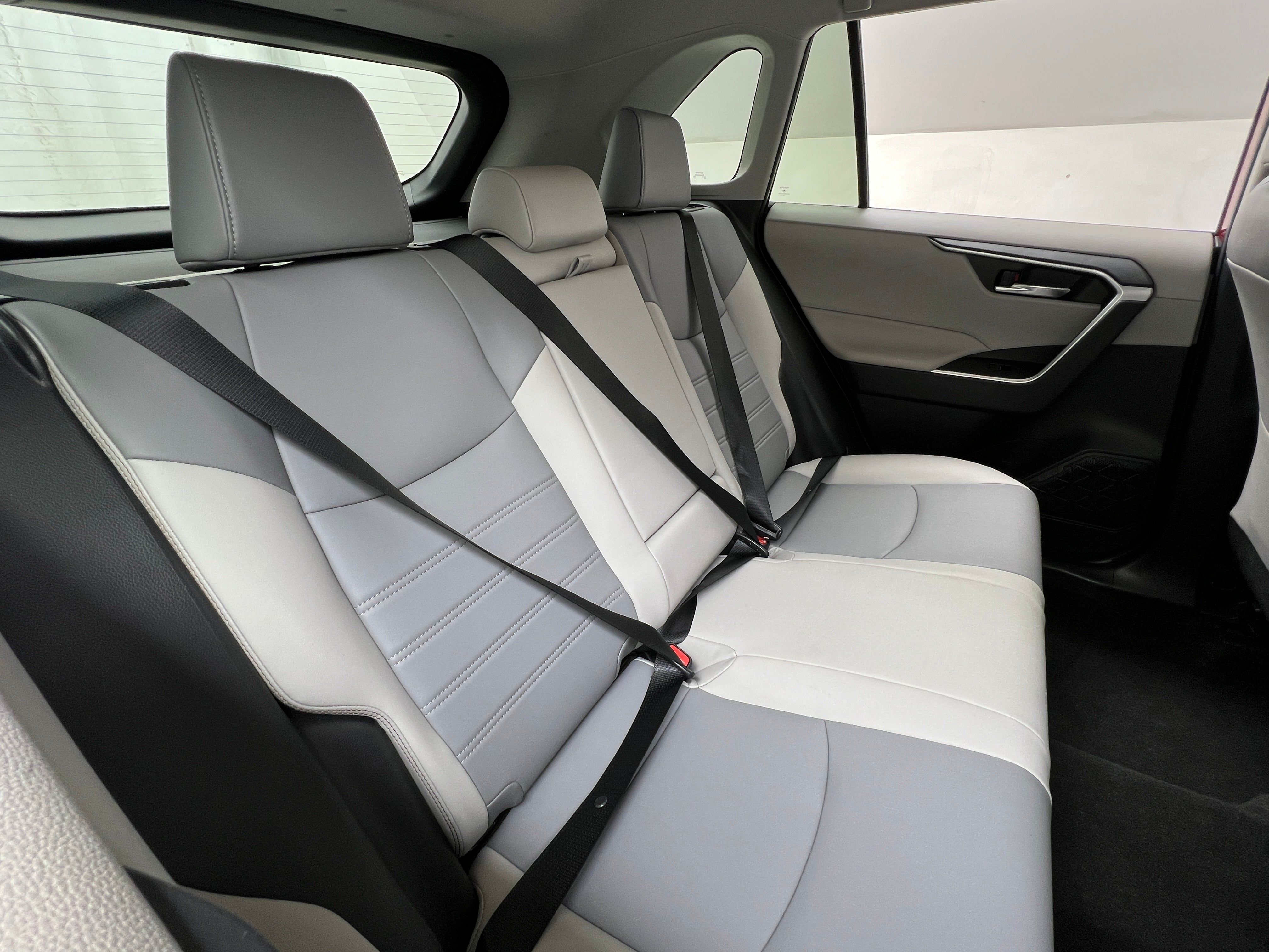 2020 Toyota RAV4 XLE Premium 5