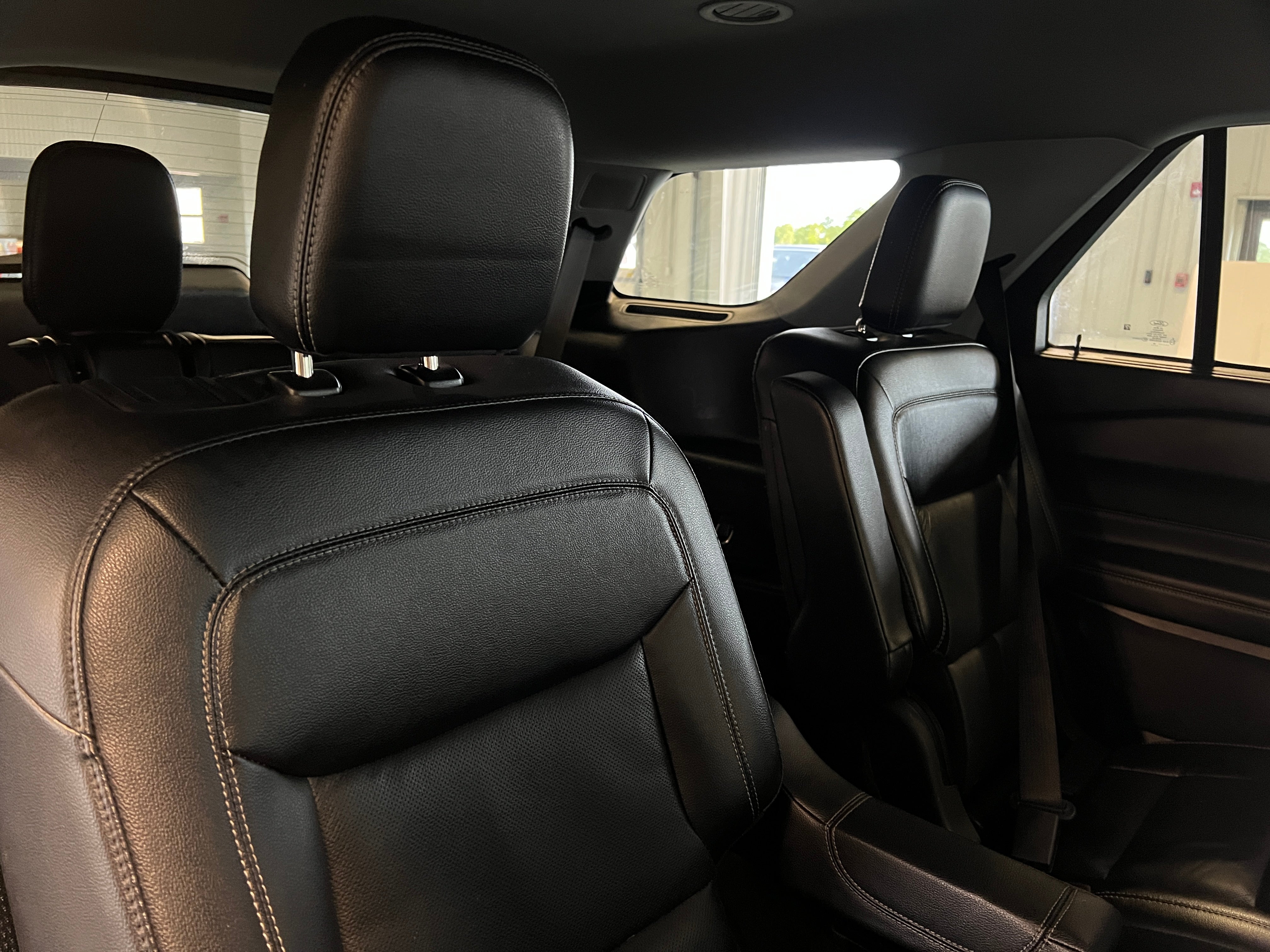 2022 Ford Explorer Limited 5