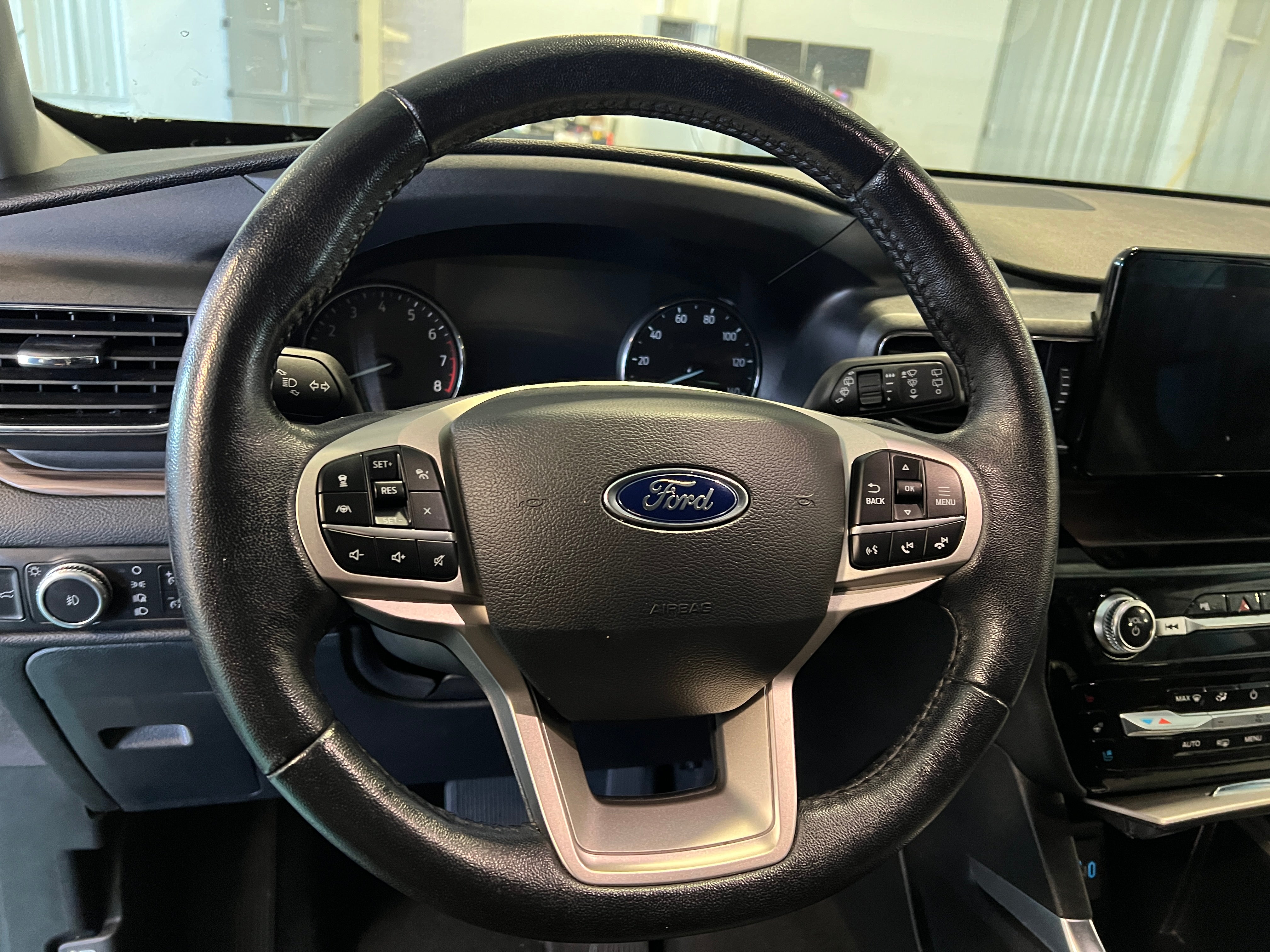 2022 Ford Explorer Limited 4