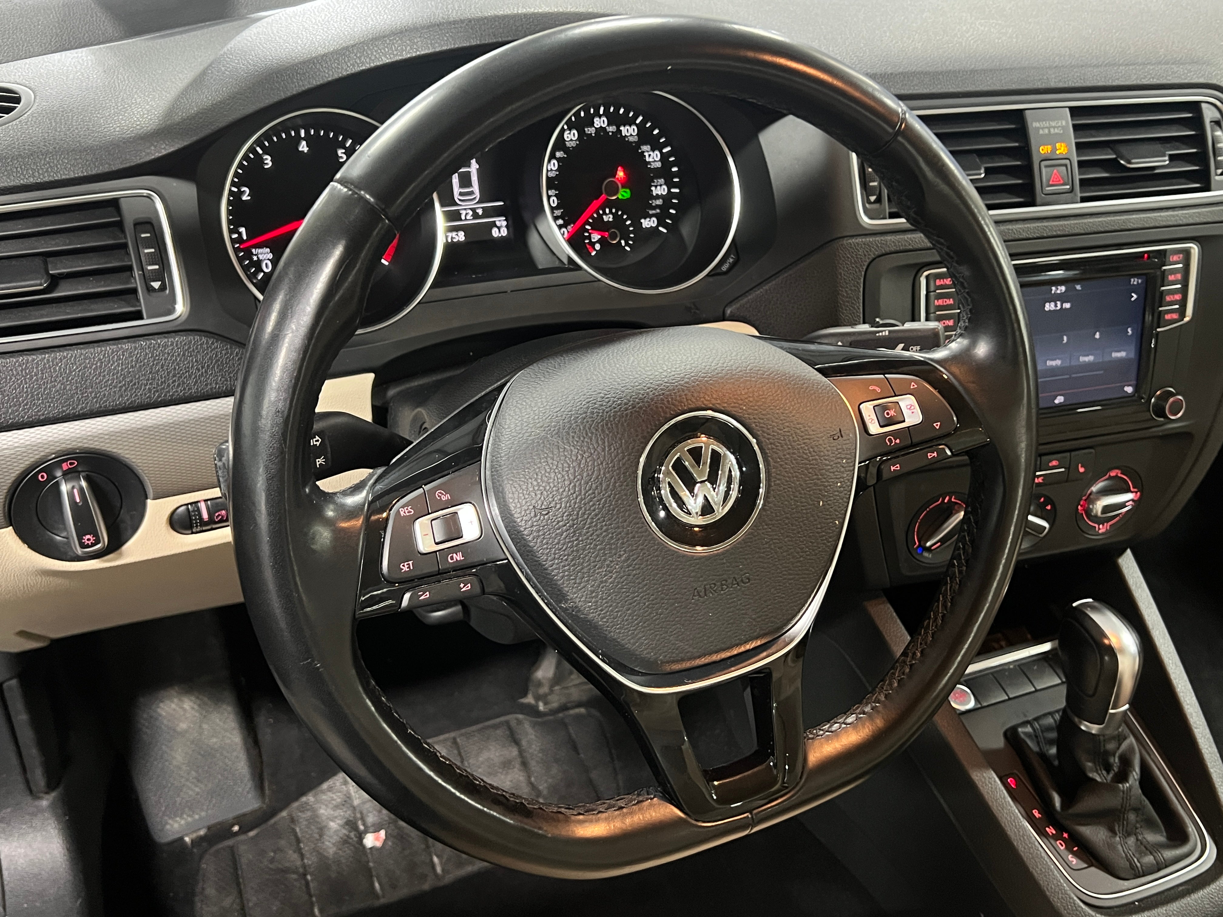 2017 Volkswagen Jetta SE 4