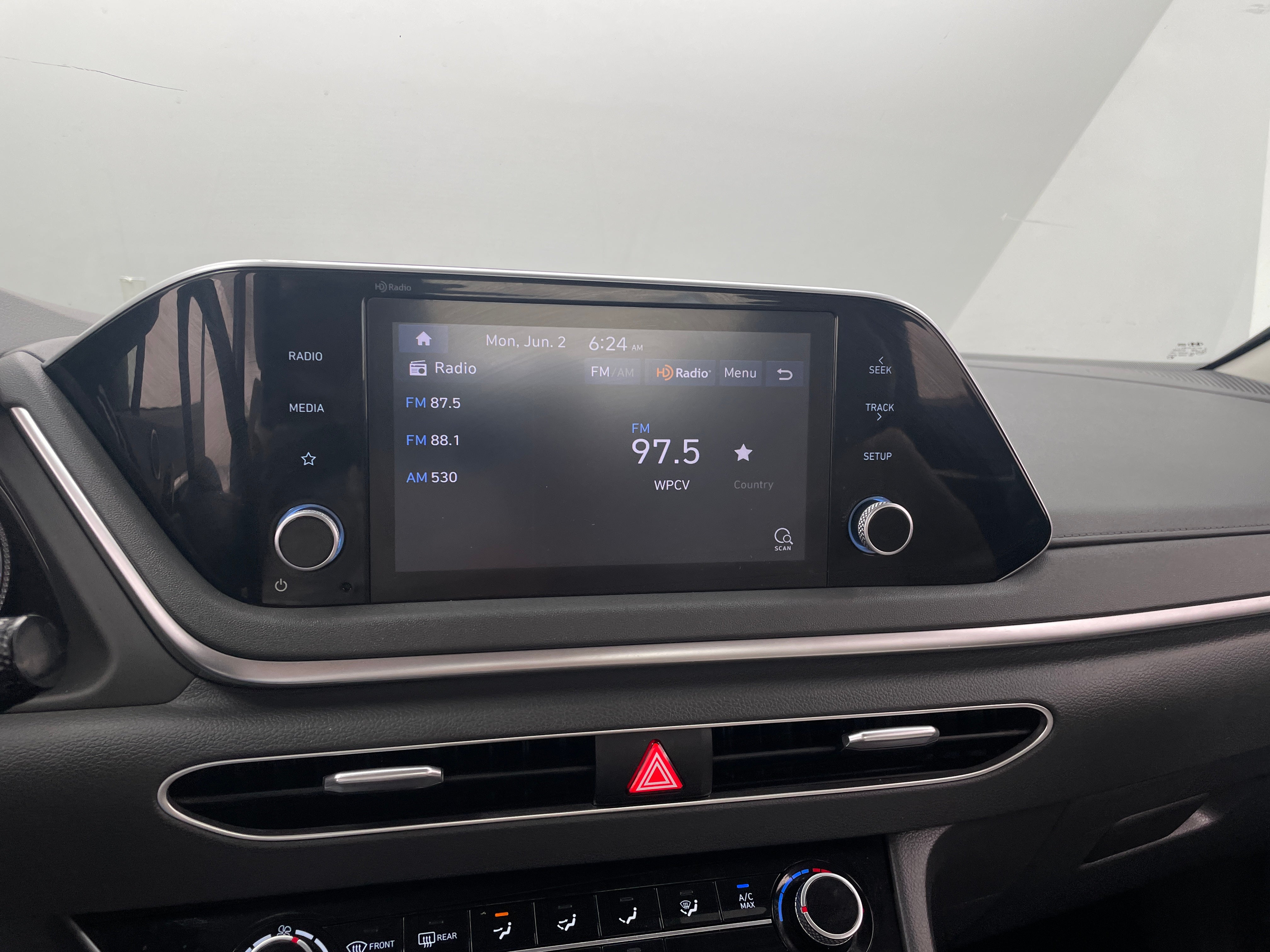 2022 Hyundai Sonata SE 4