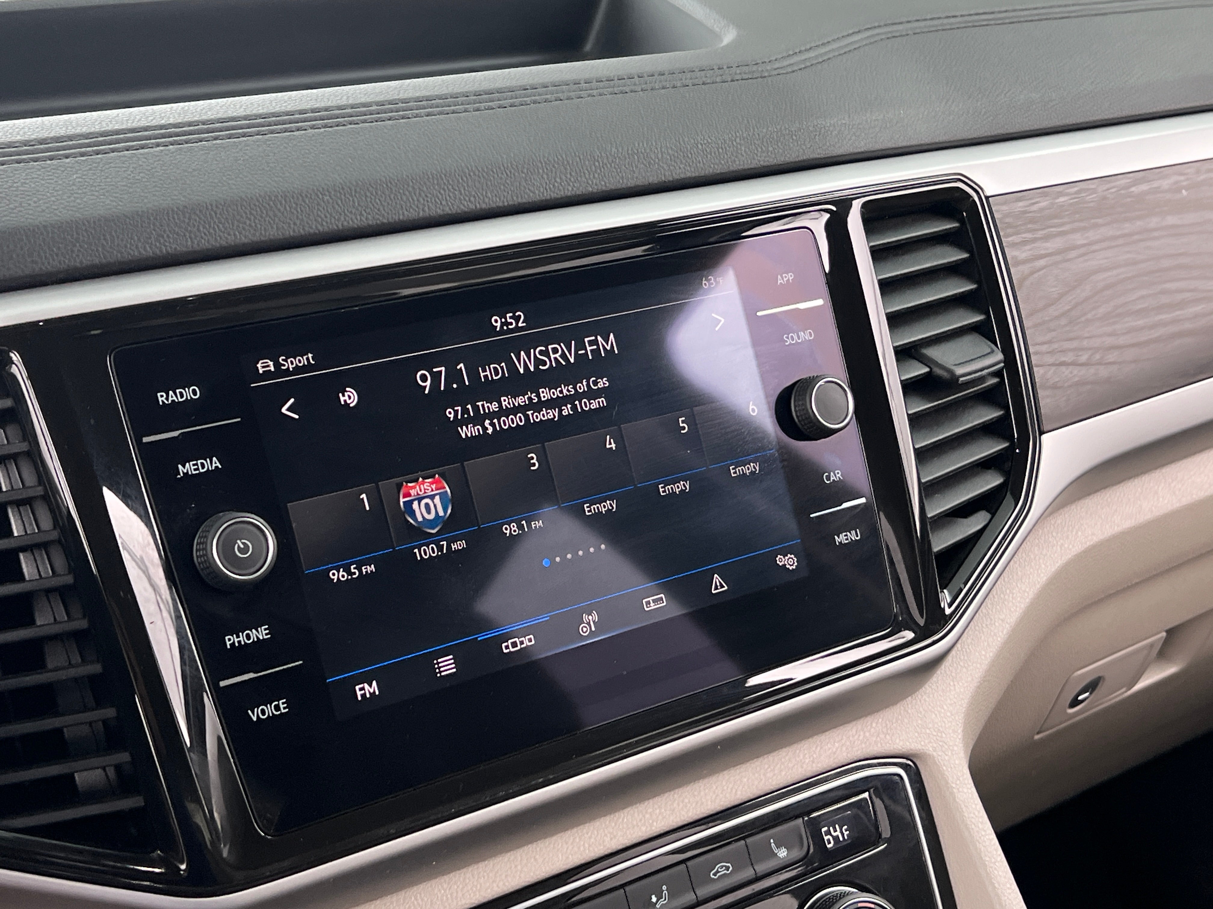 2022 Volkswagen Atlas SE 3