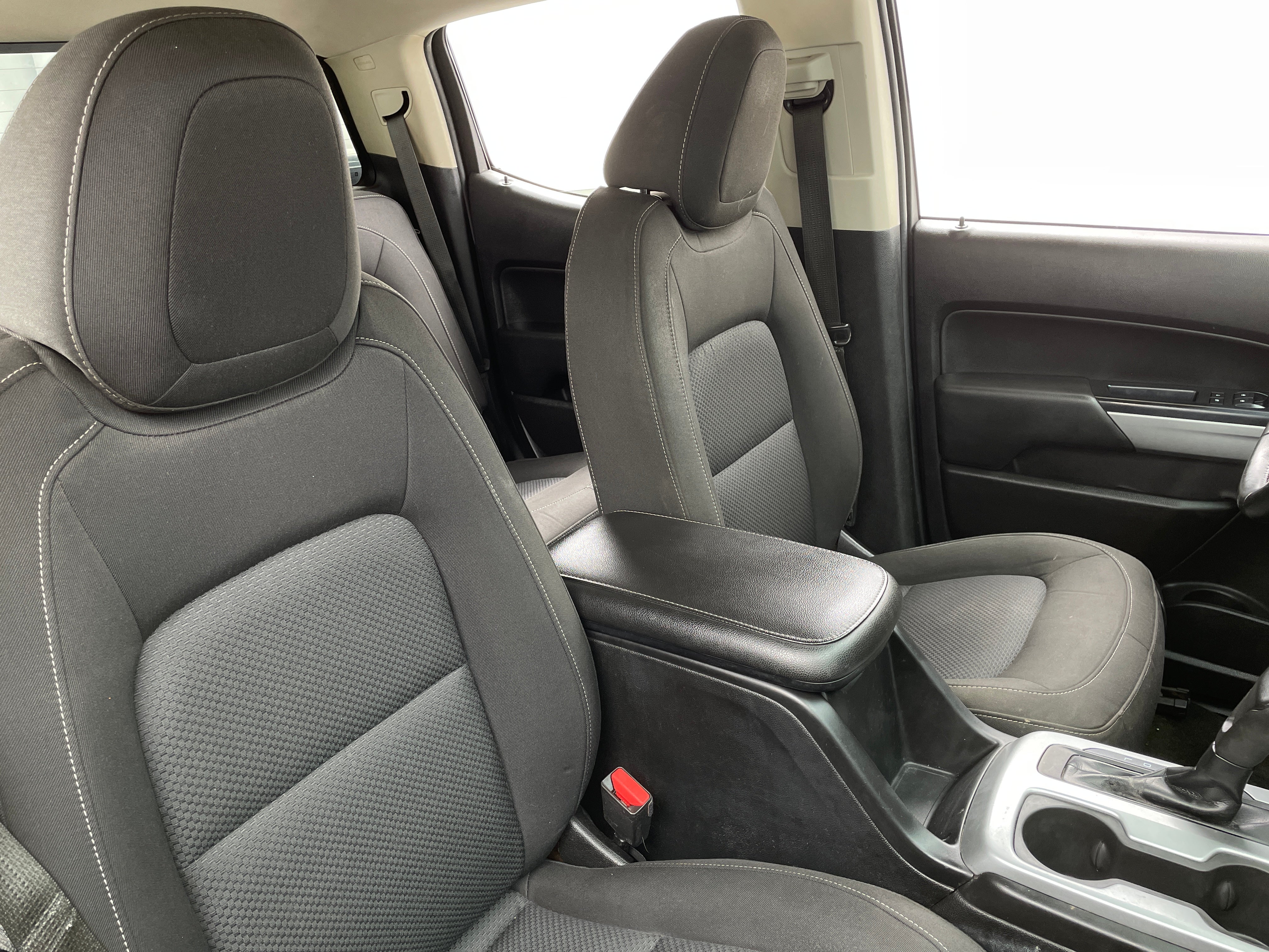 2017 Chevrolet Colorado LT 2