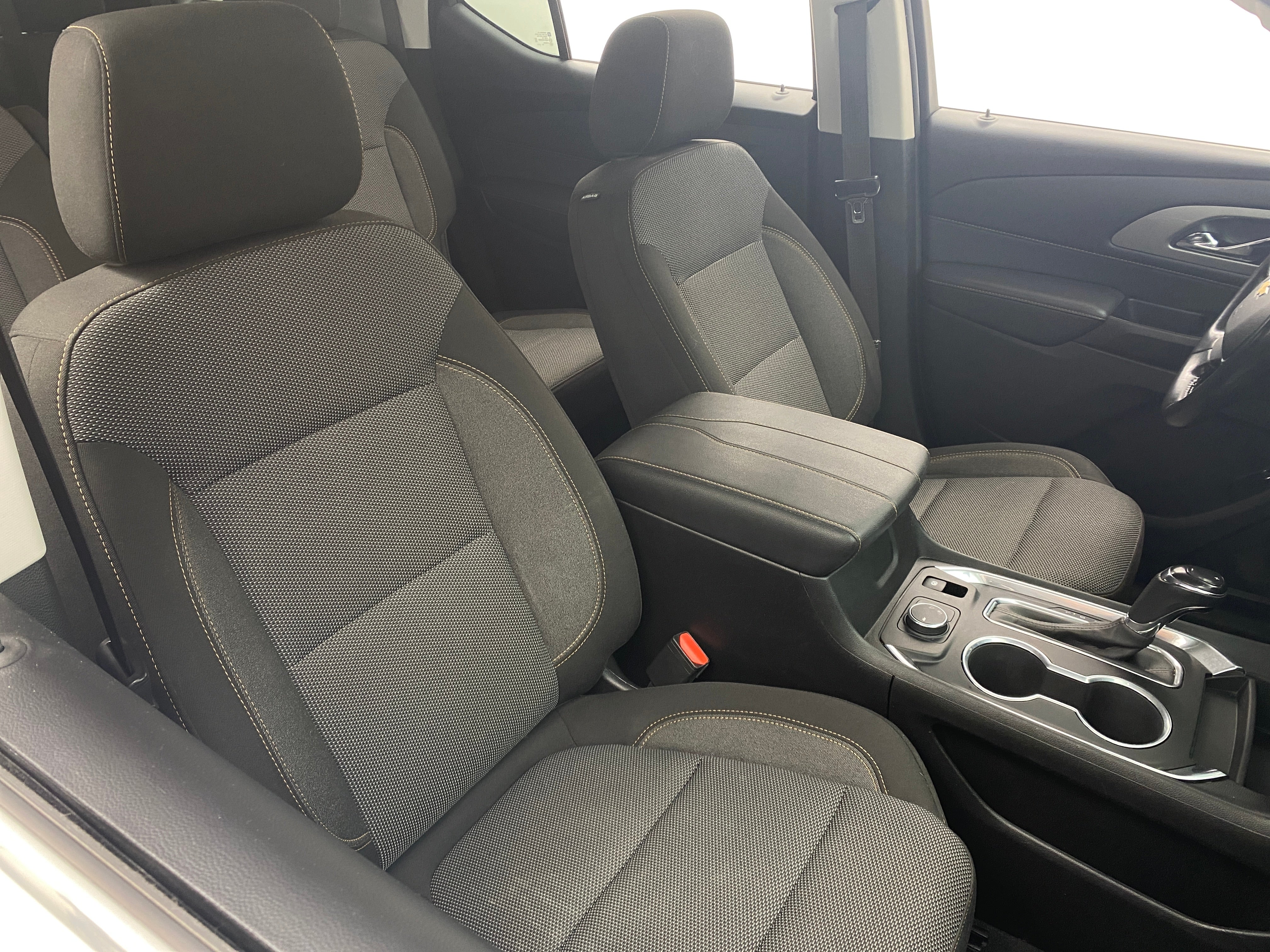 2020 Chevrolet Traverse LT 2