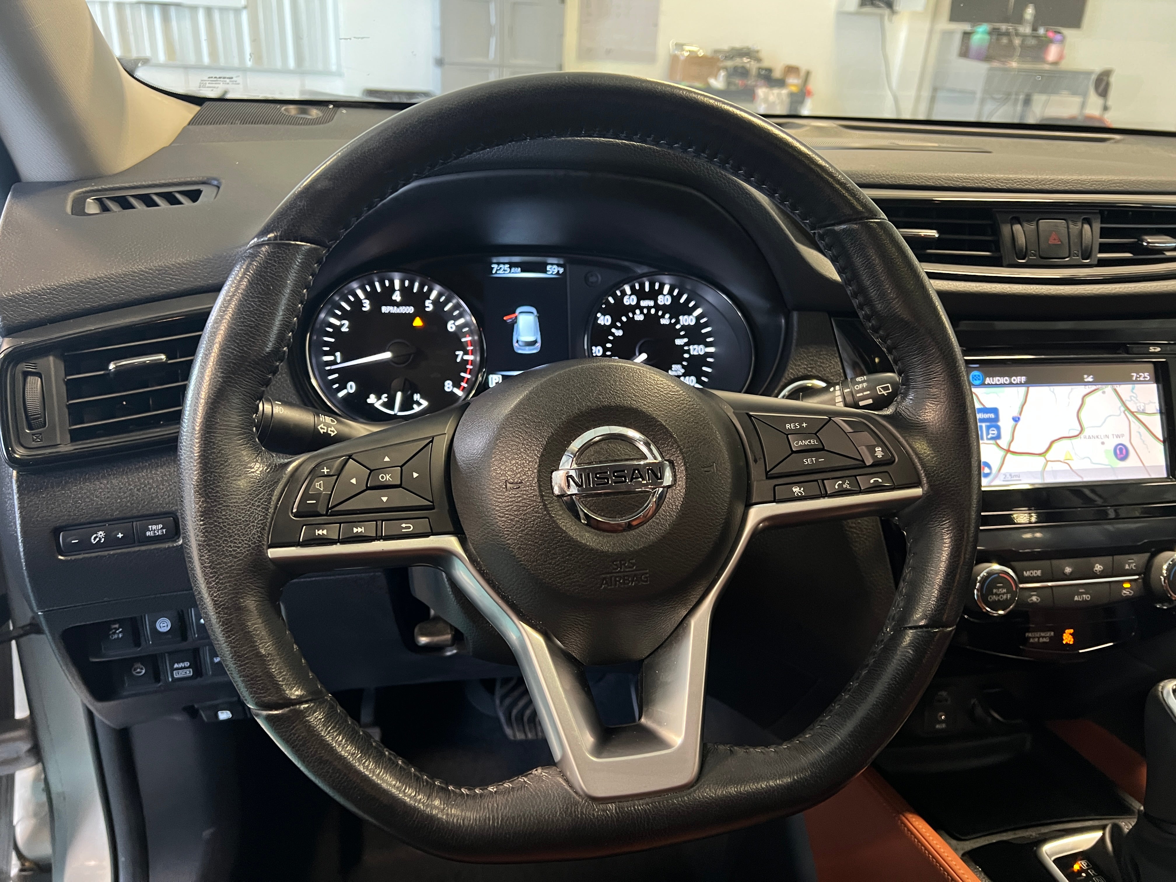 2017 Nissan Rogue SL 4