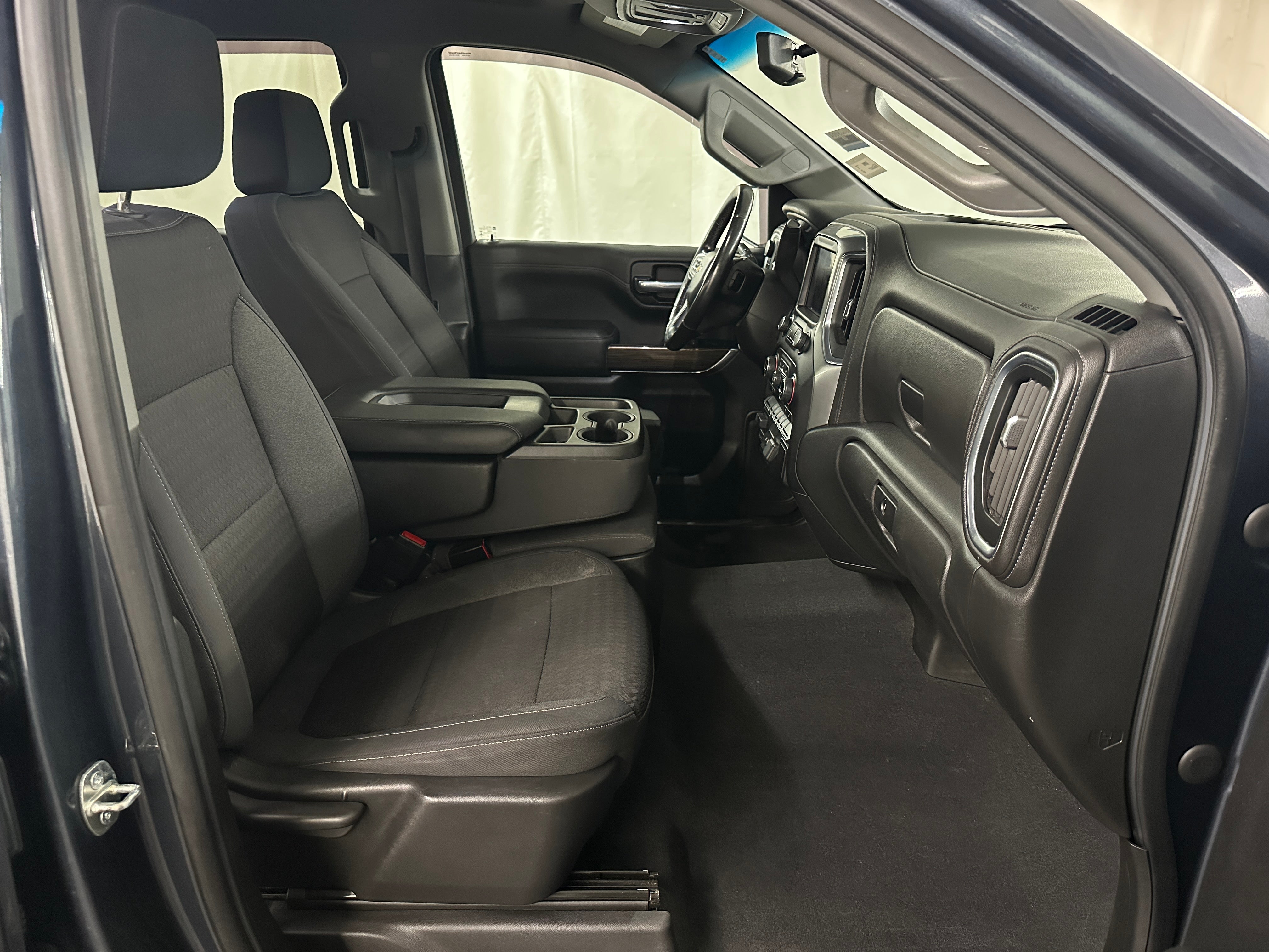 2020 Chevrolet Silverado 1500 LT 2