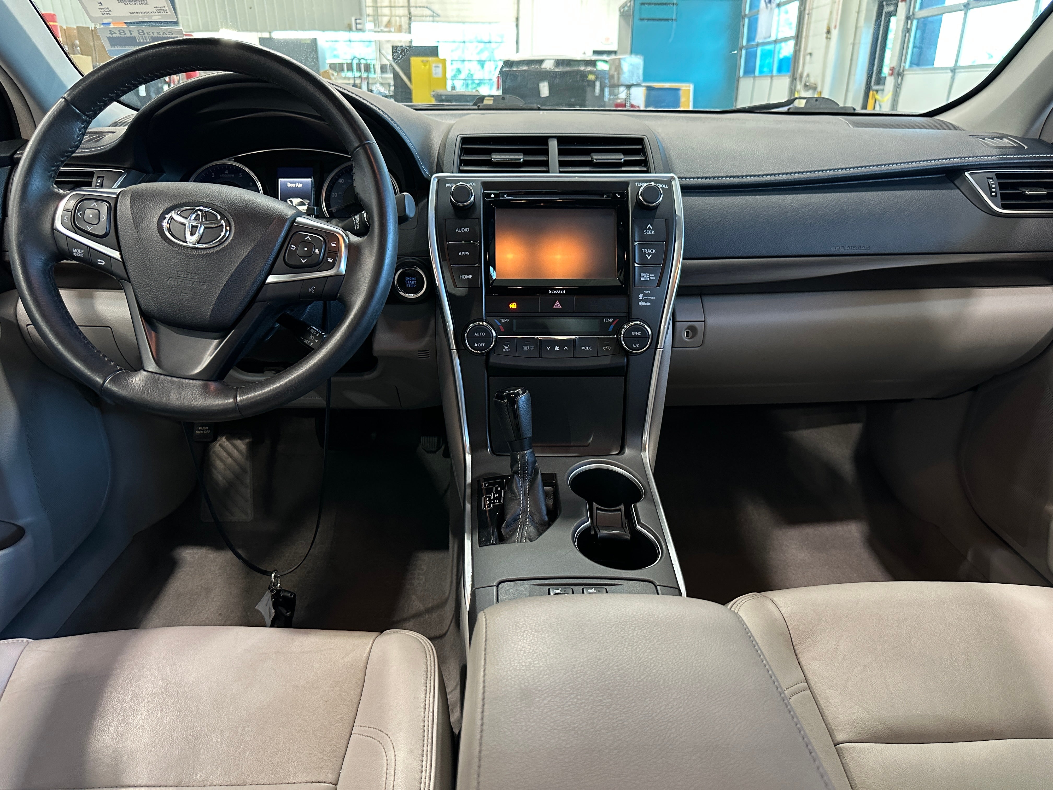 2016 Toyota Camry XLE 2