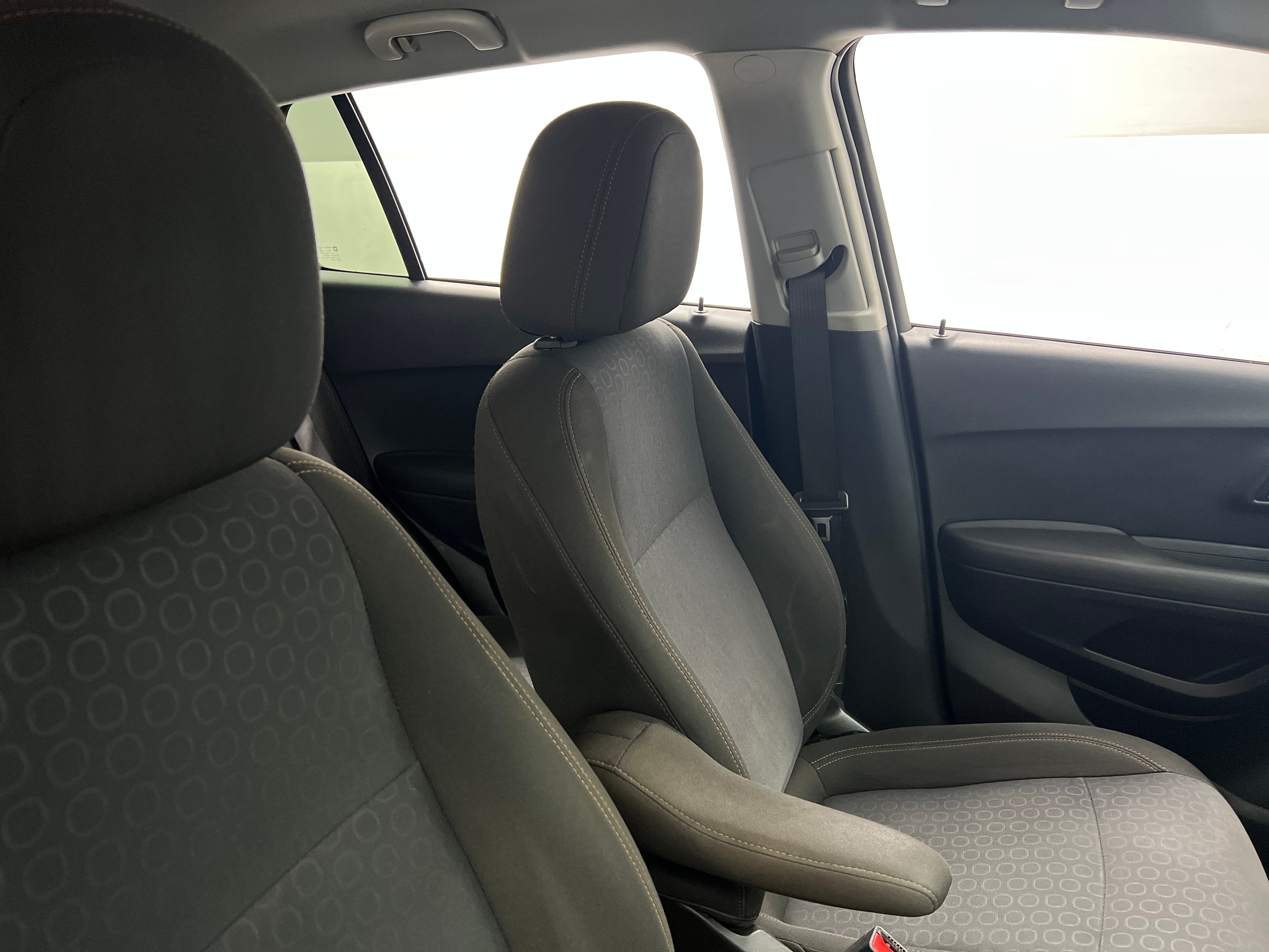 2020 Chevrolet Trax LS 2