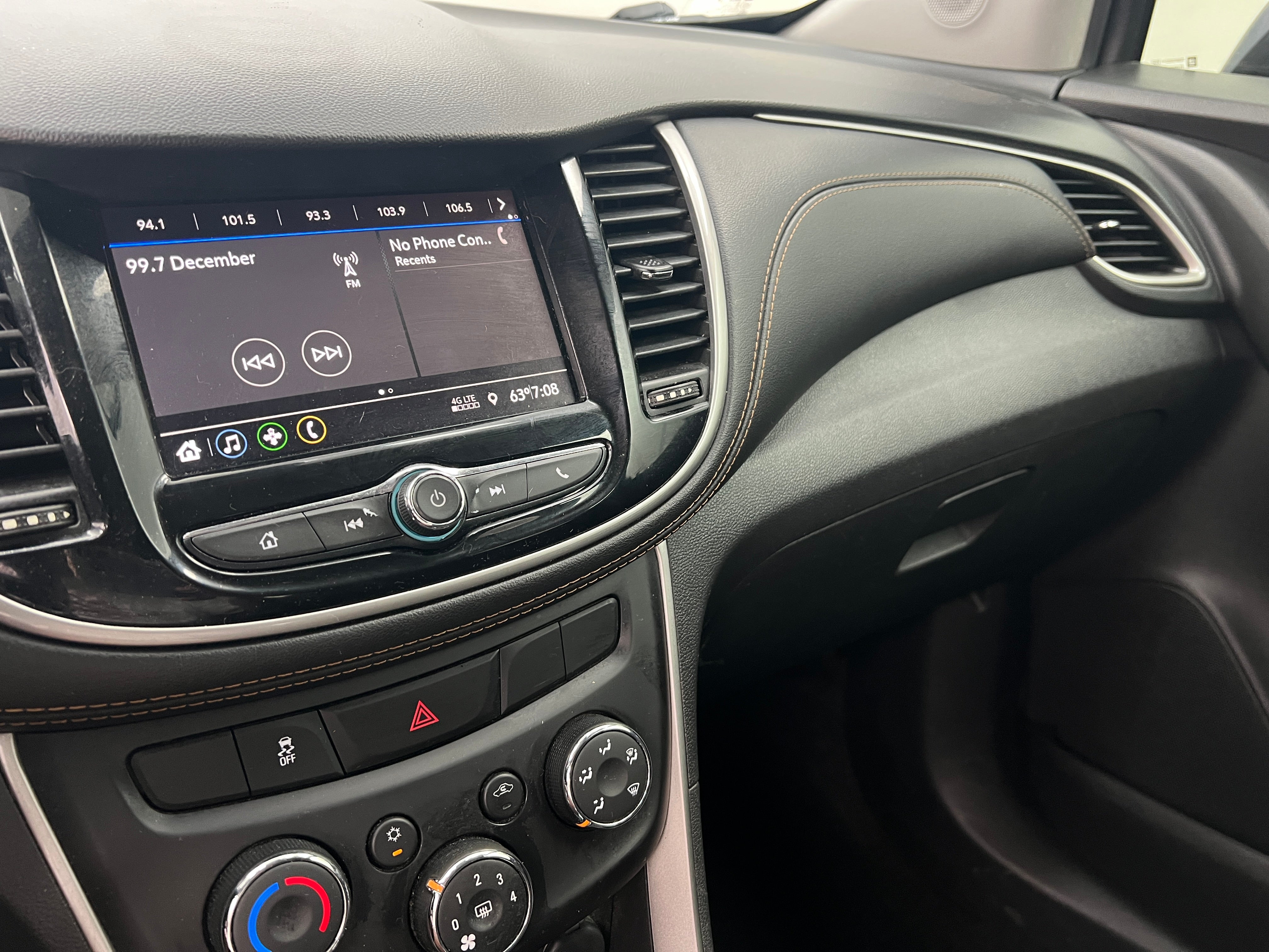 2020 Chevrolet Trax LS 4