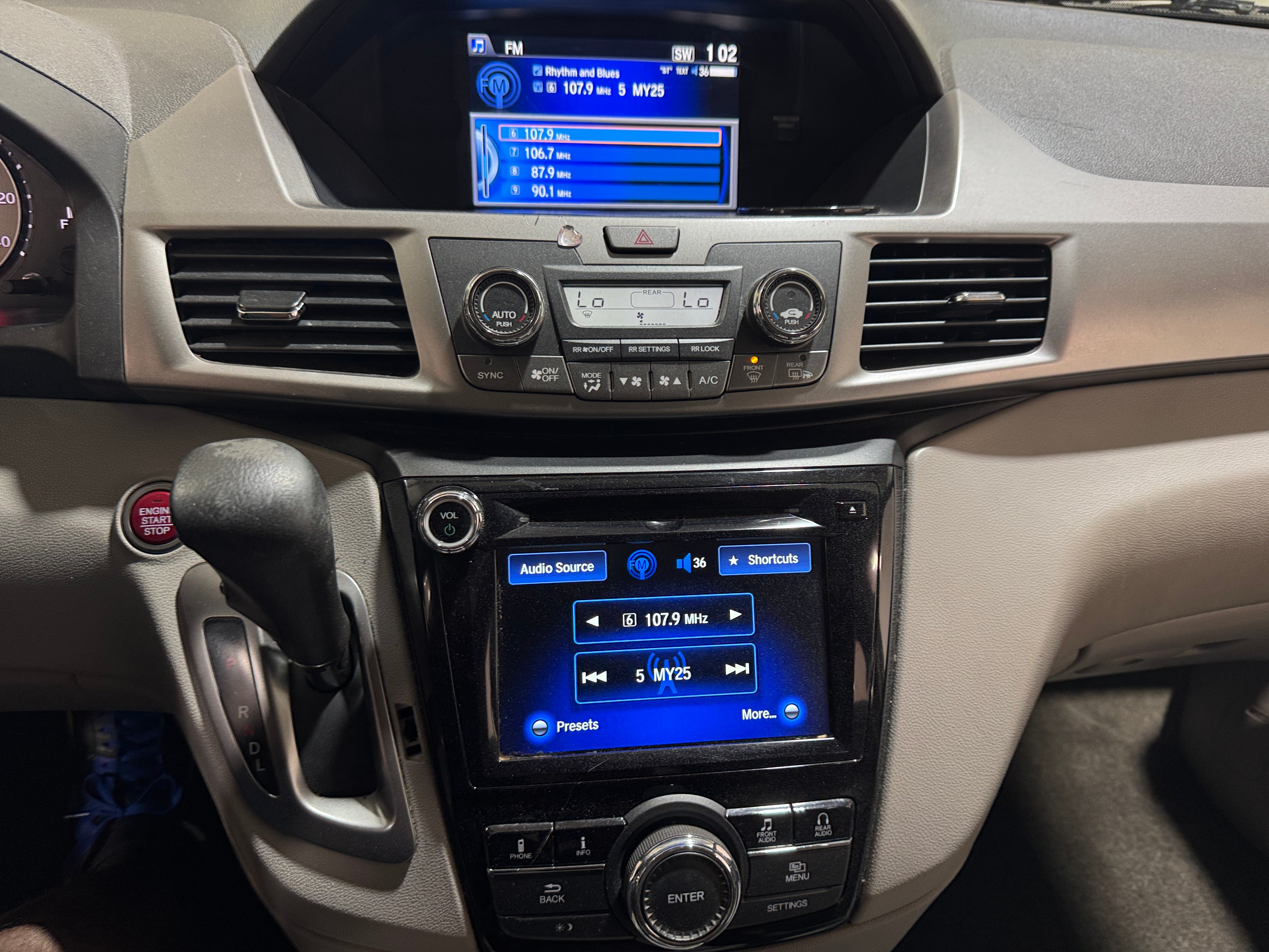 2016 Honda Odyssey SE 4