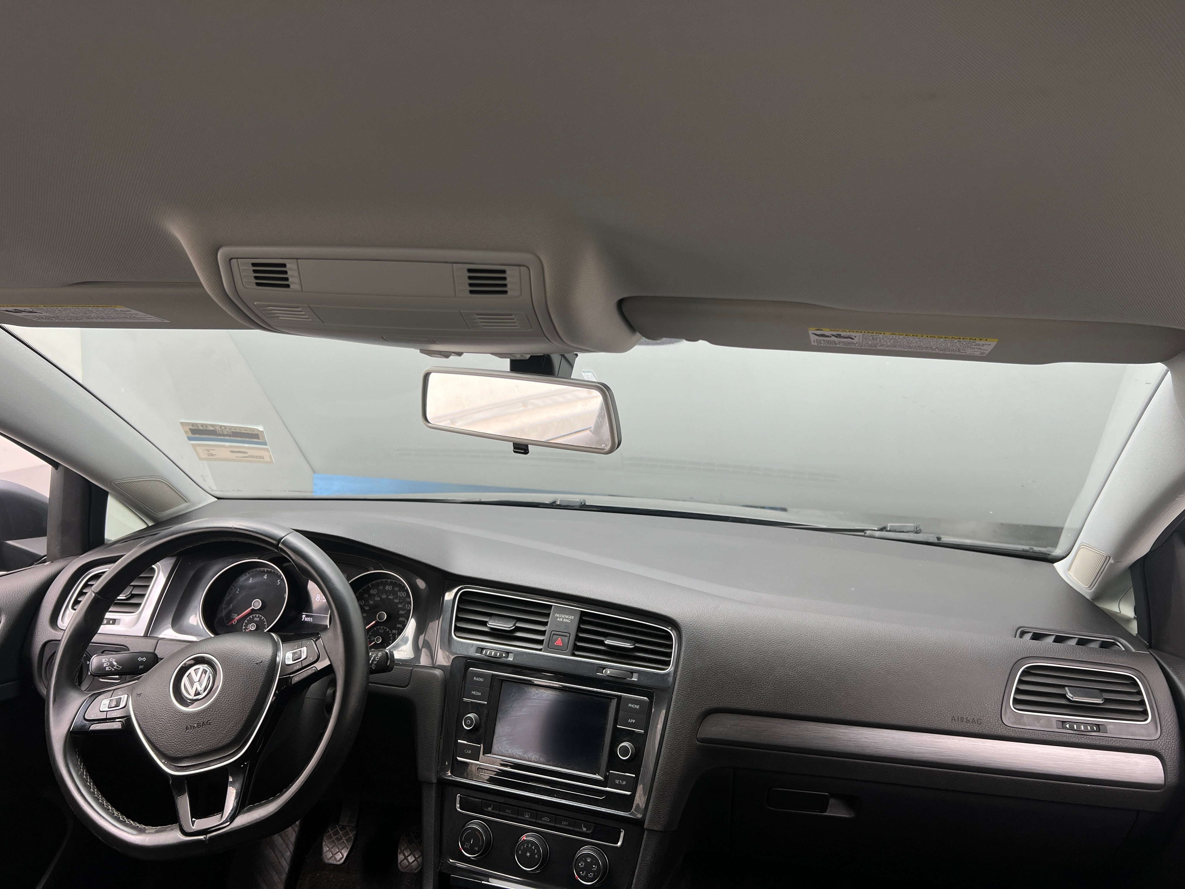 2019 Volkswagen e-Golf  3