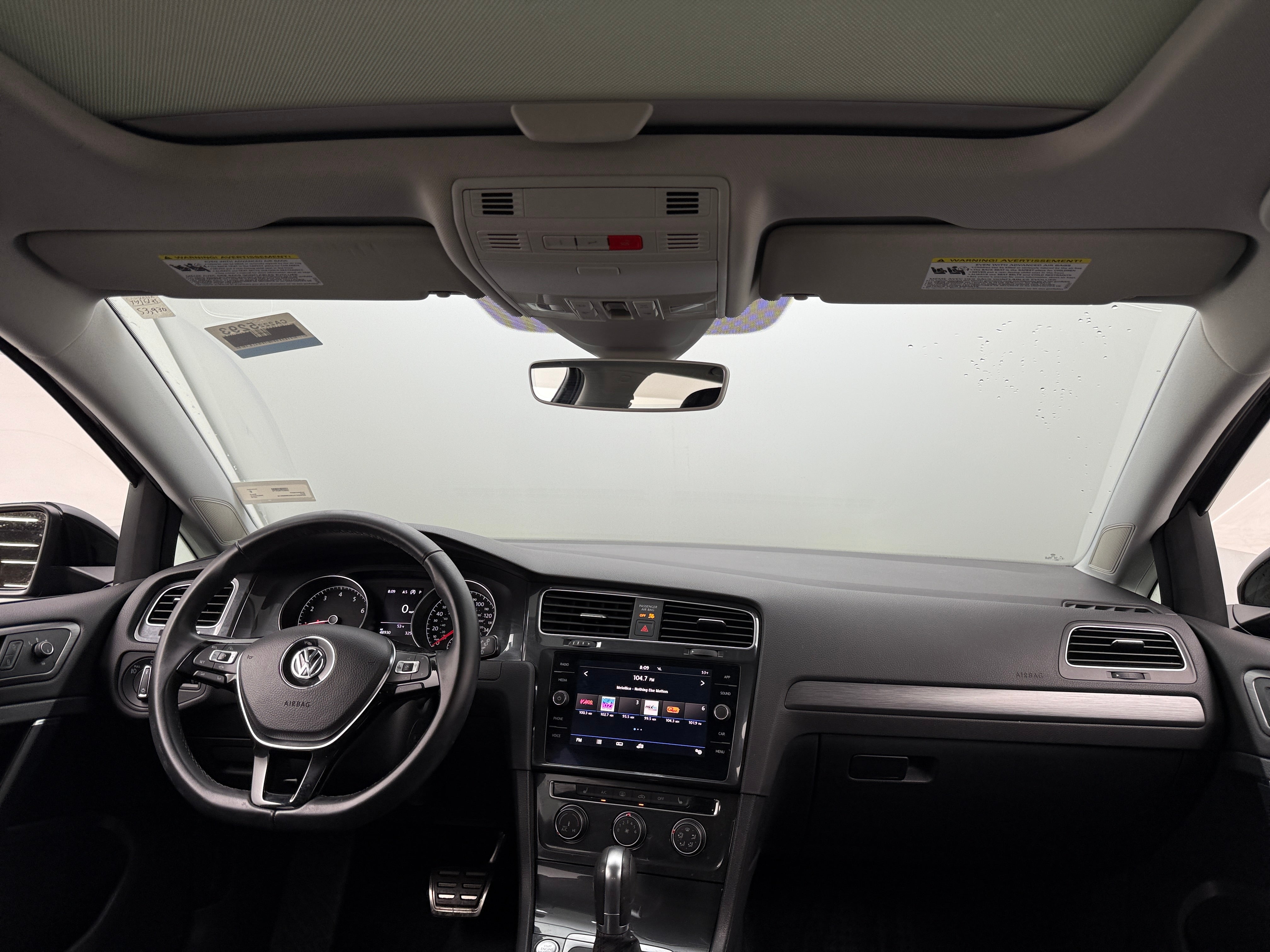 2019 Volkswagen Golf SE 2