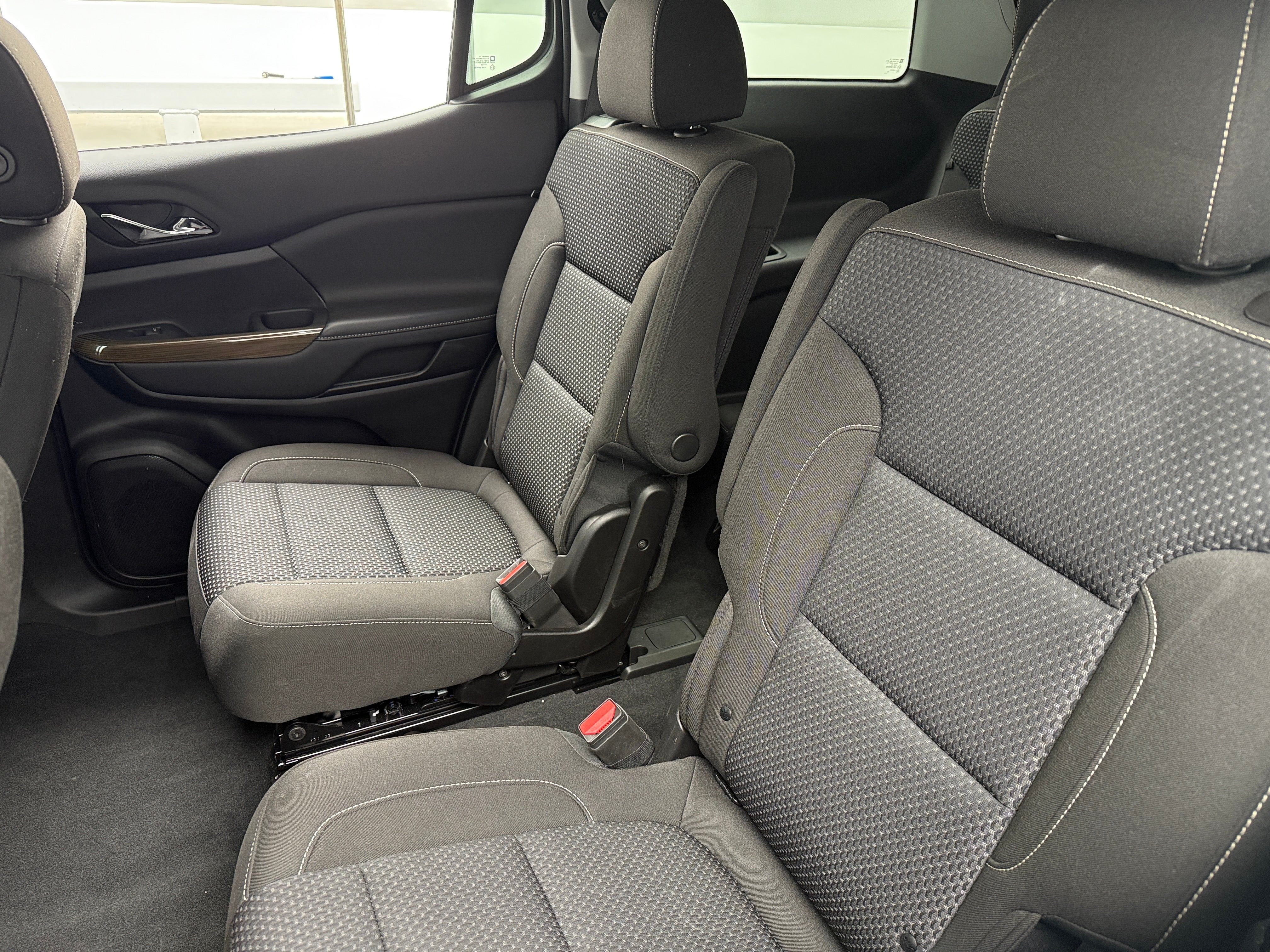 2023 GMC Acadia SLE 6