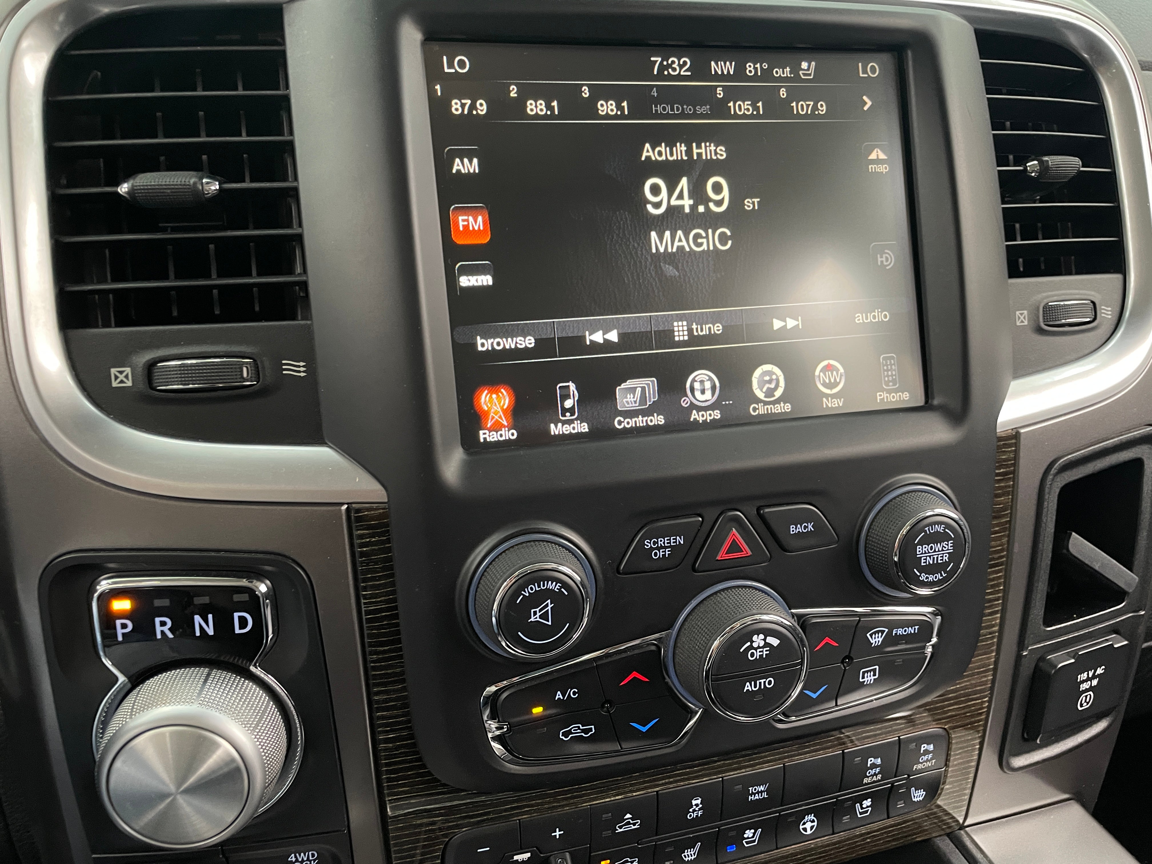 2015 RAM 1500 Laramie Limited 3