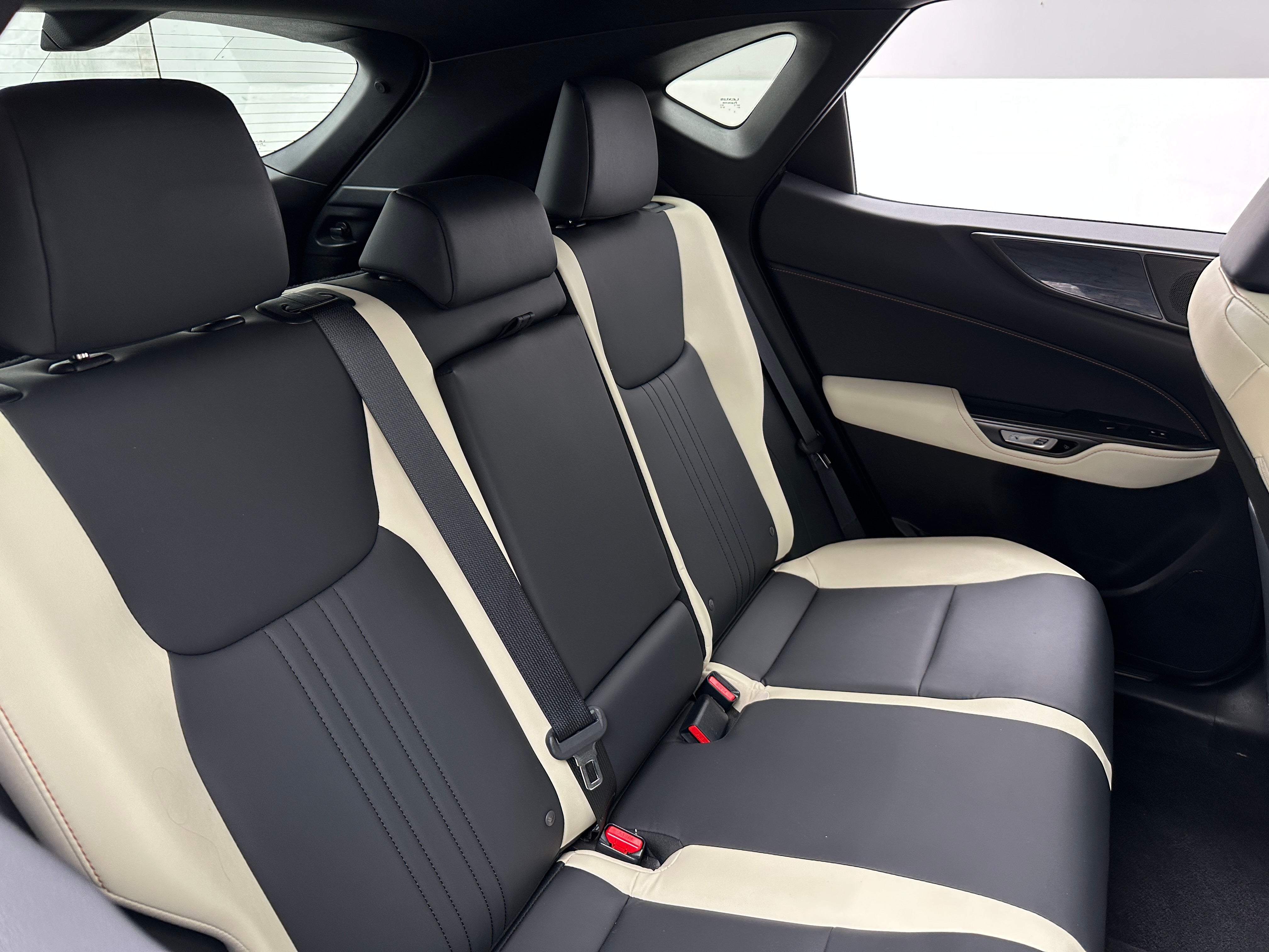 2022 Lexus NX Hybrid 350h Premium 5