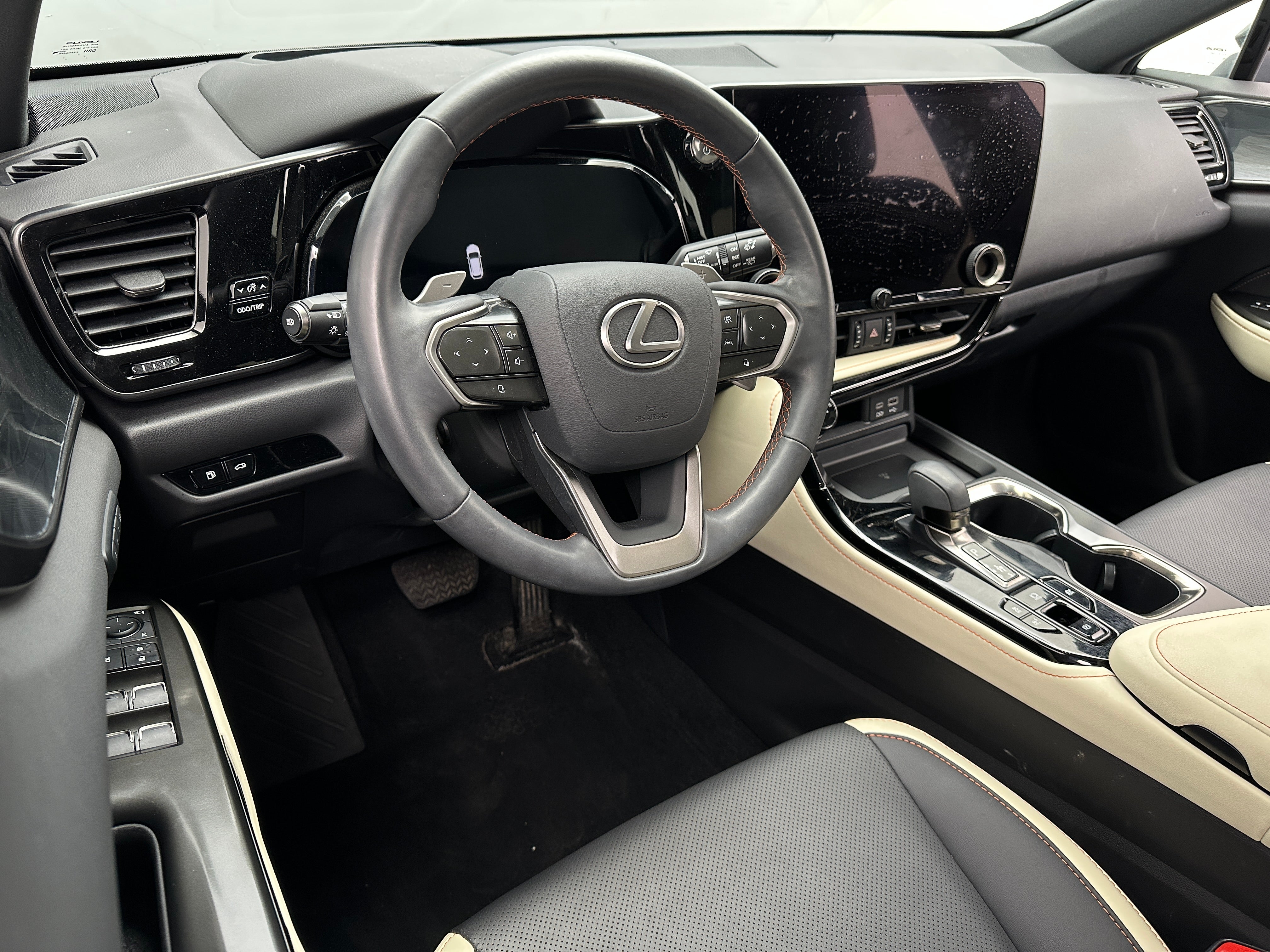 2022 Lexus NX Hybrid 350h Premium 2