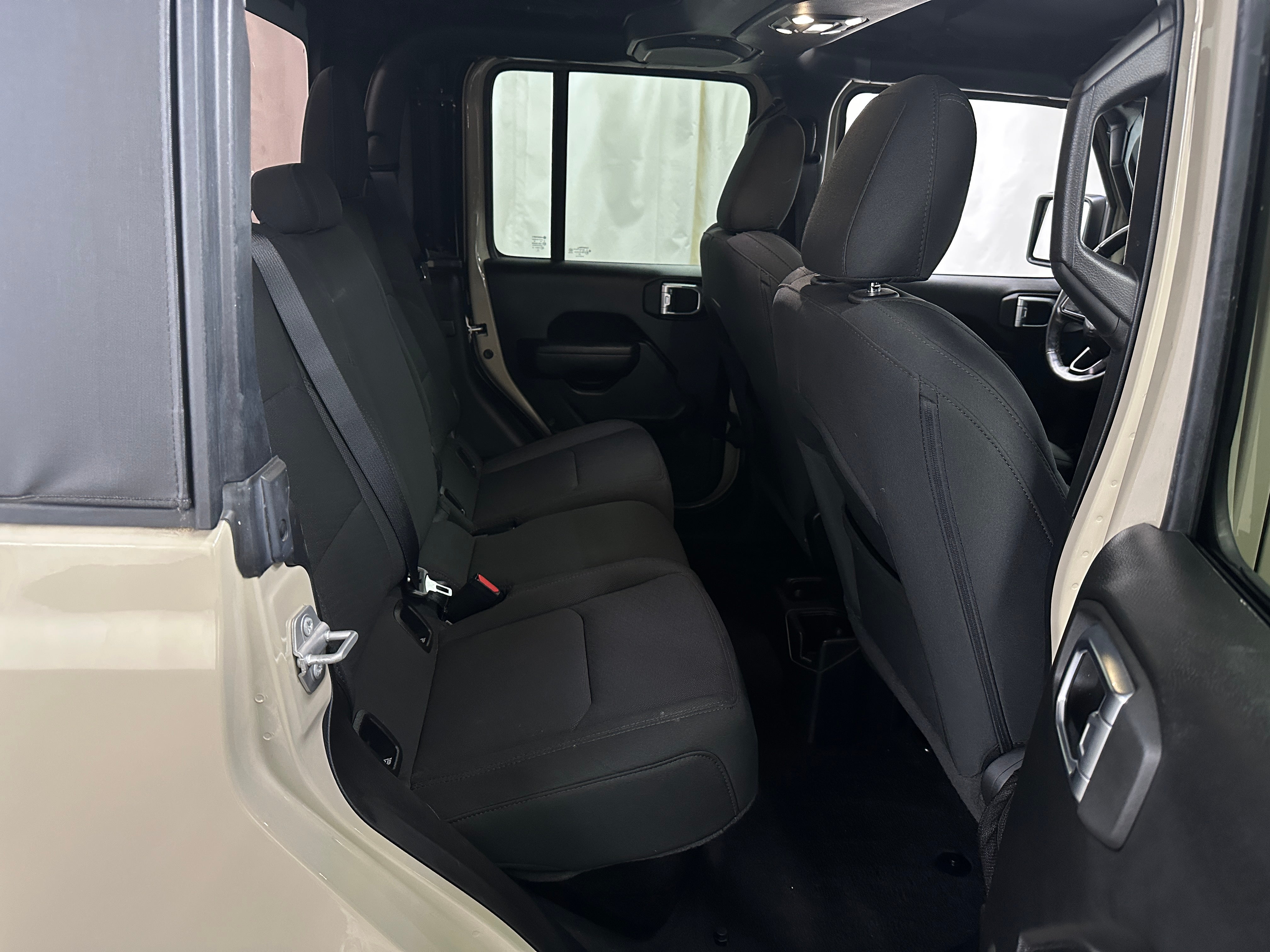 2022 Jeep Gladiator Willys 6