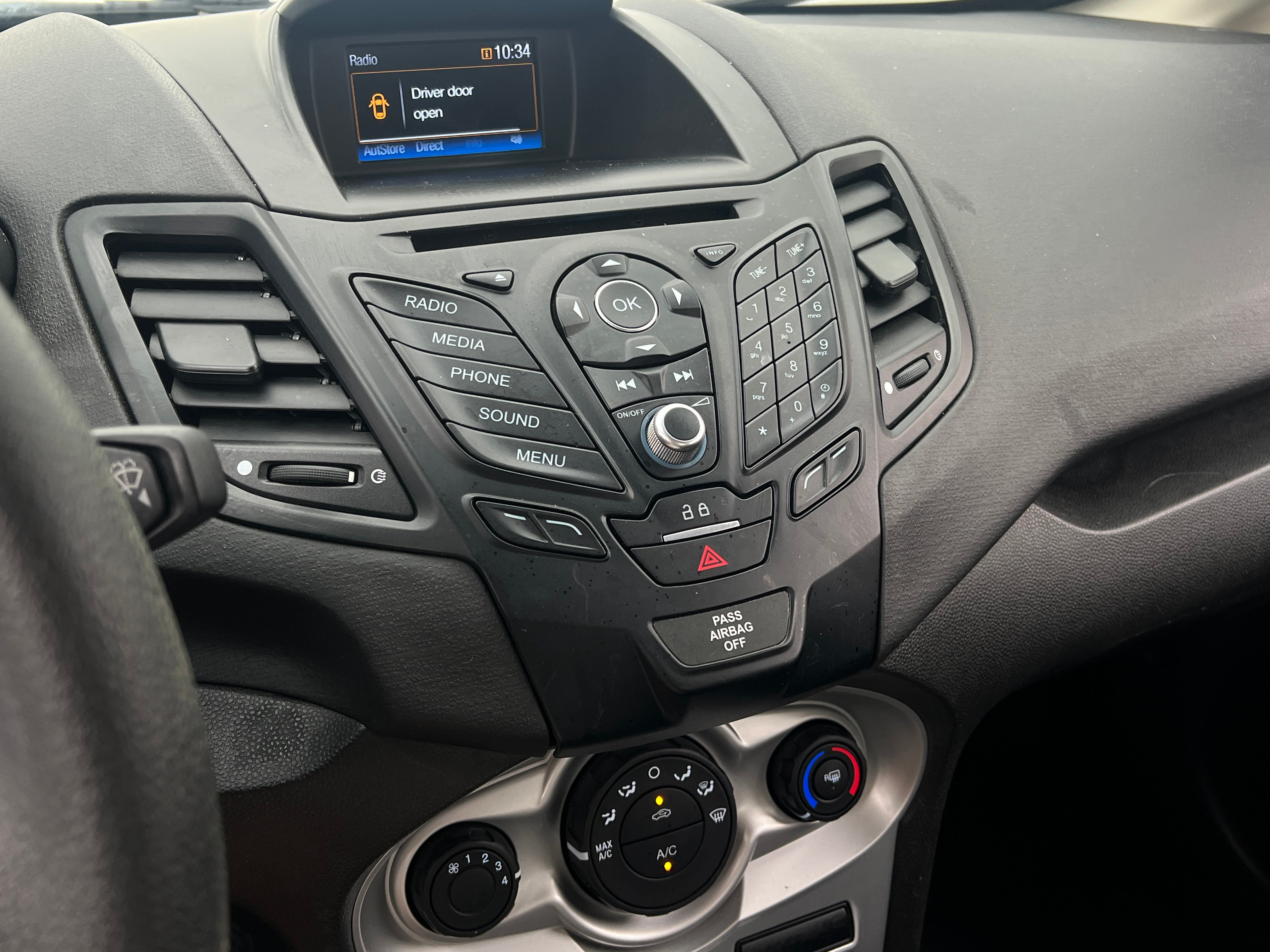 2019 Ford Fiesta SE 4
