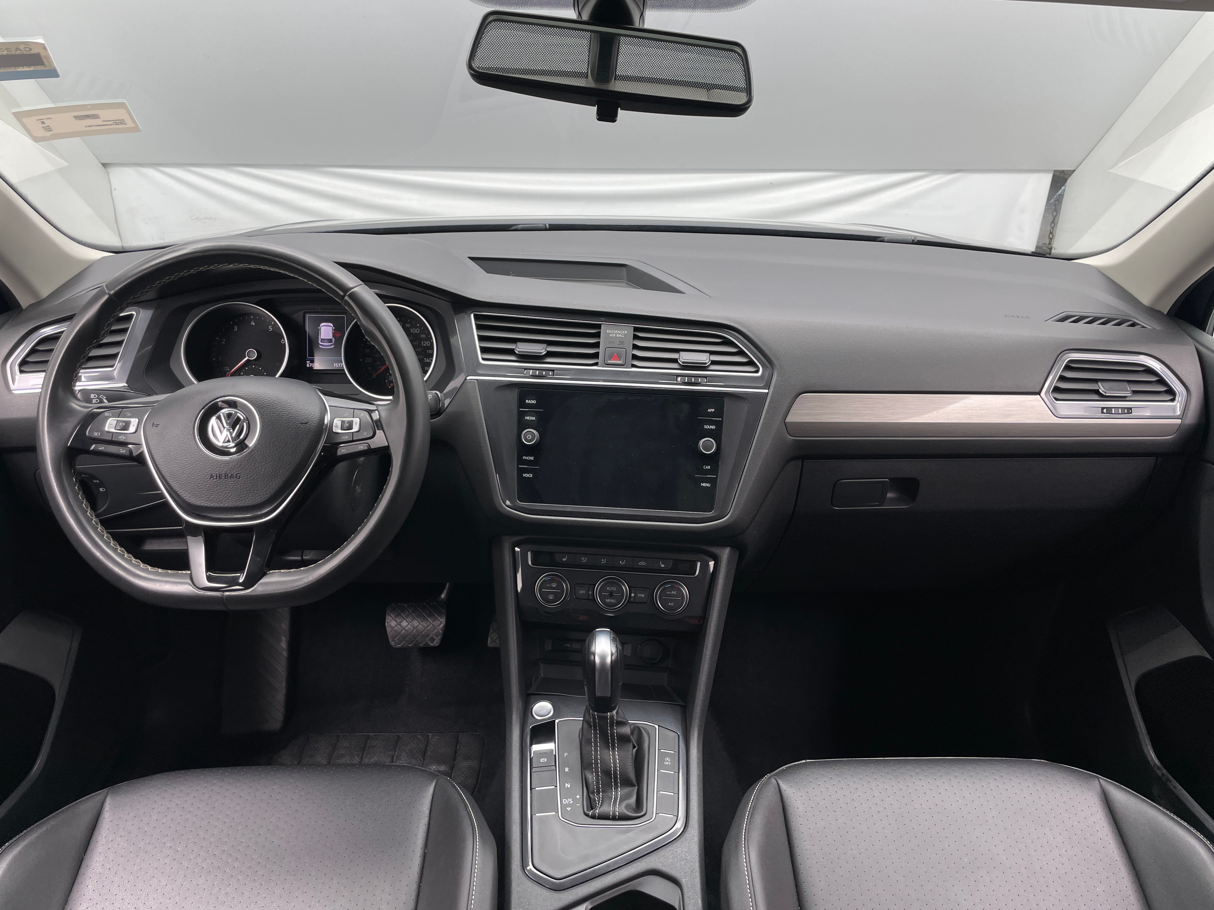 2021 Volkswagen Tiguan SE 2
